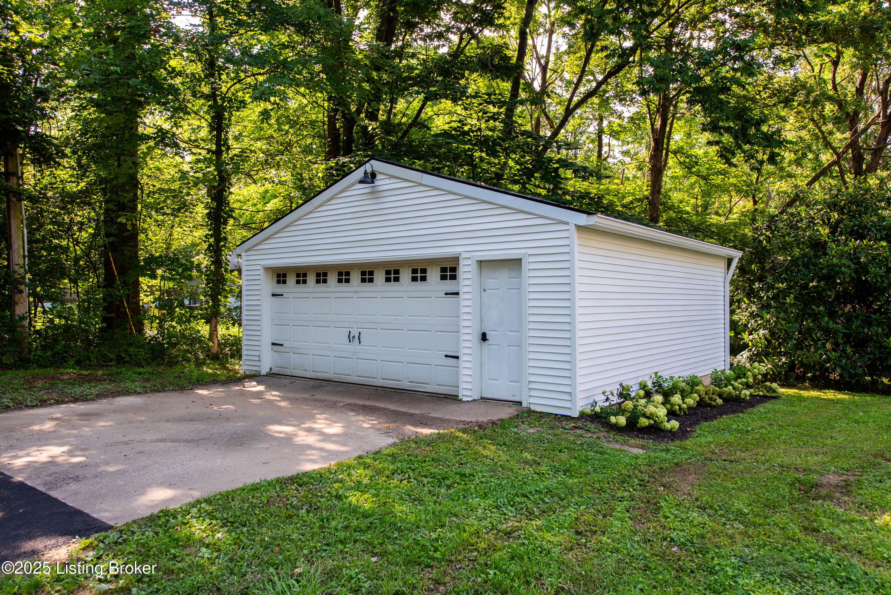 4100 Altawood Ct