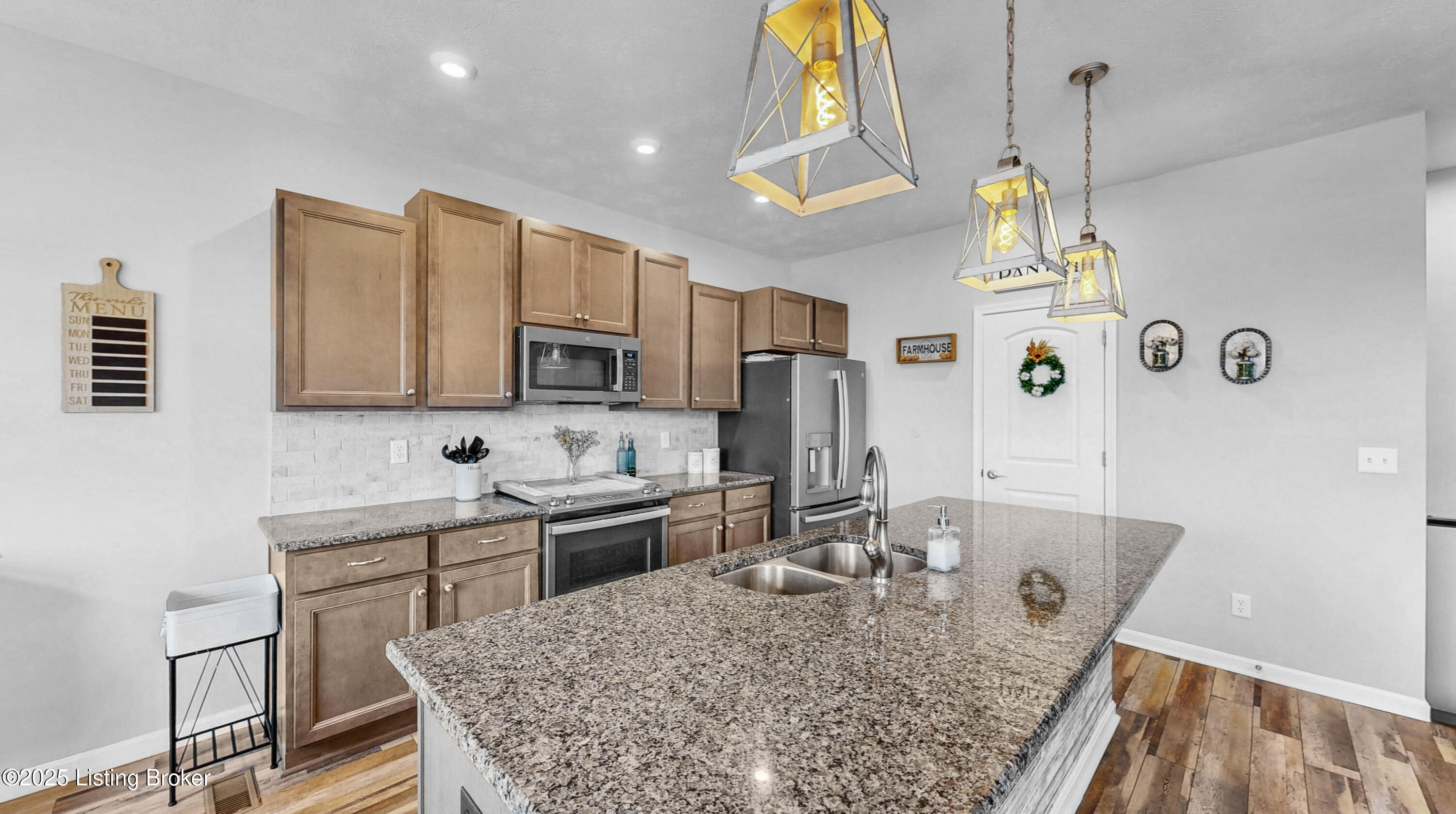 125 Bridlewood Dr