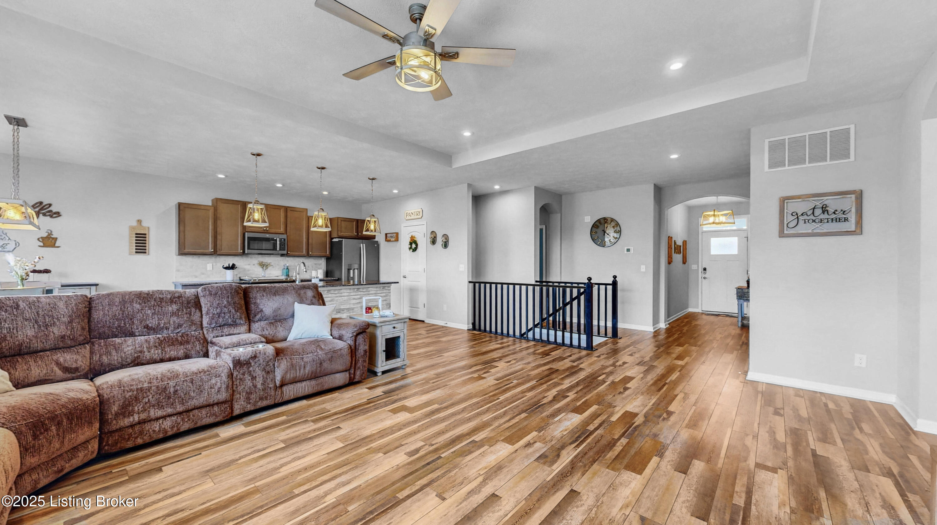 125 Bridlewood Dr