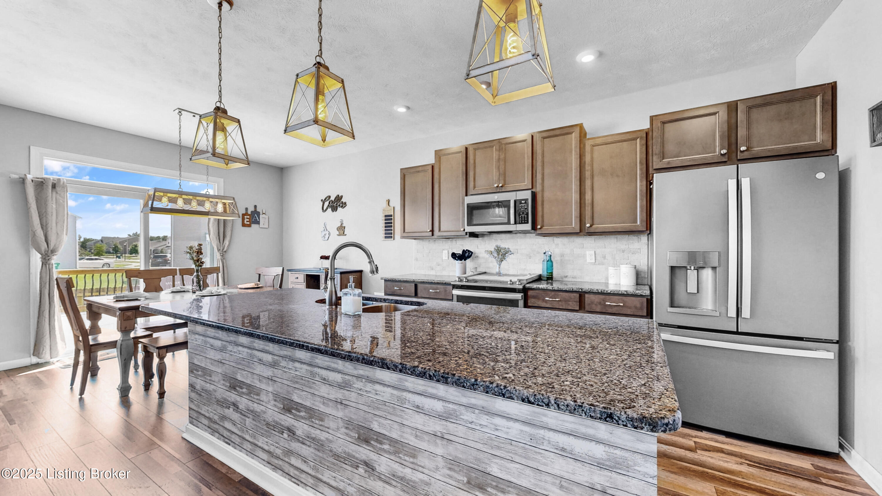 125 Bridlewood Dr