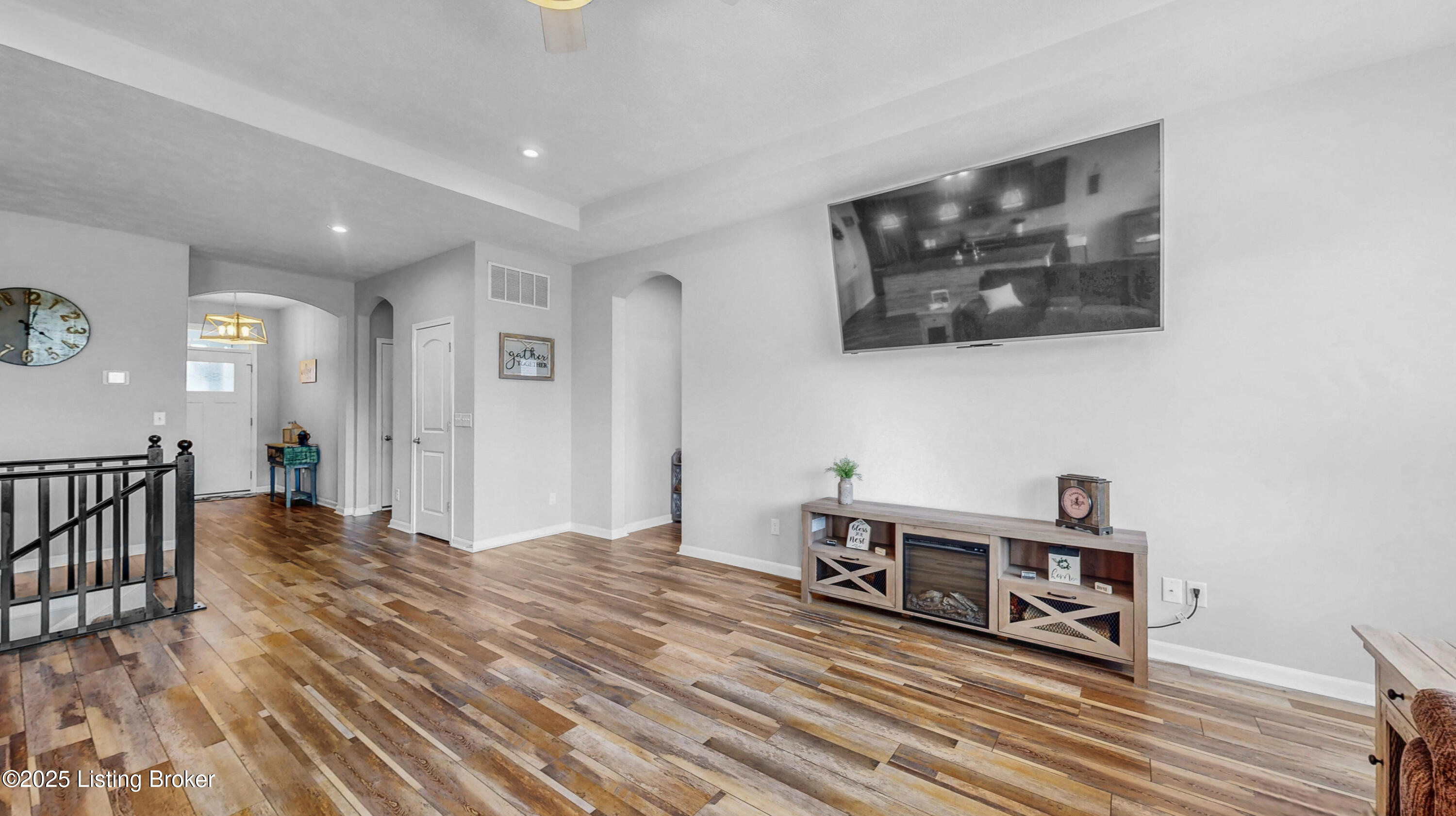 125 Bridlewood Dr