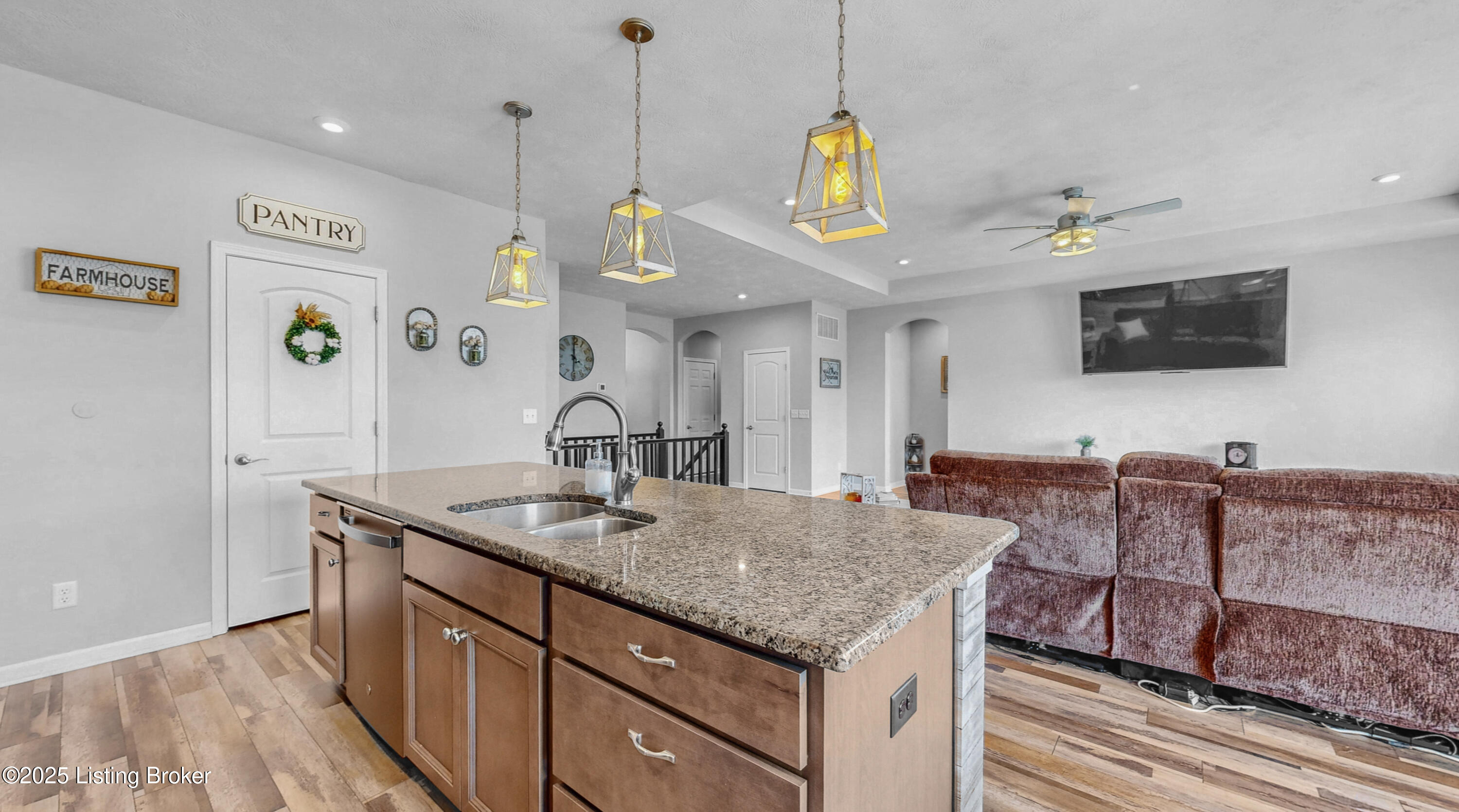 125 Bridlewood Dr