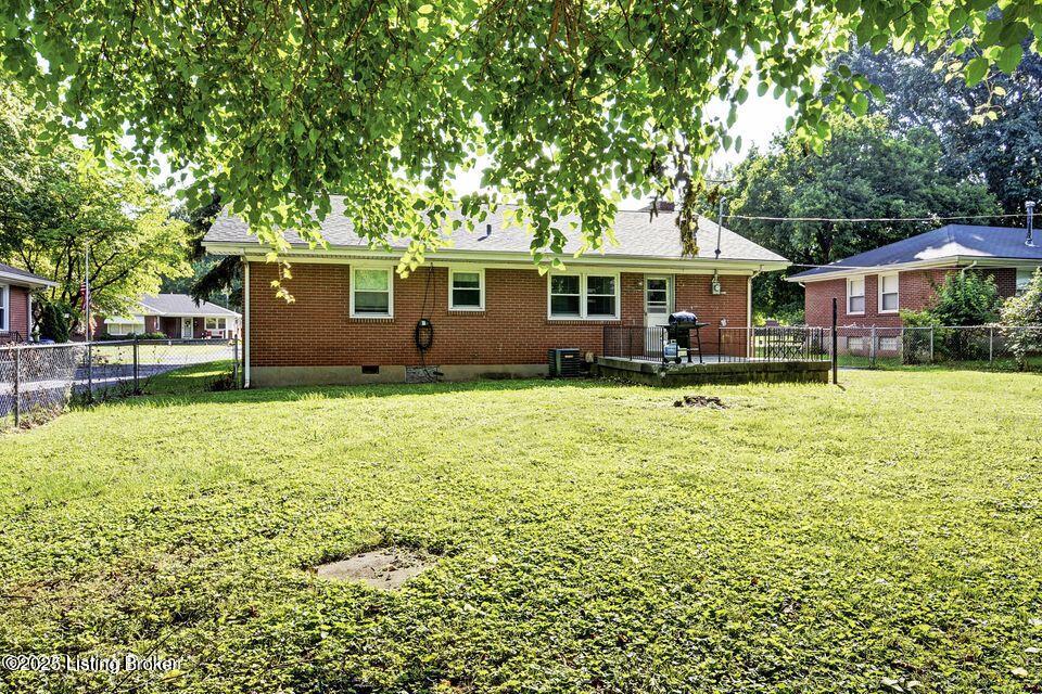 2822 Esther Blvd