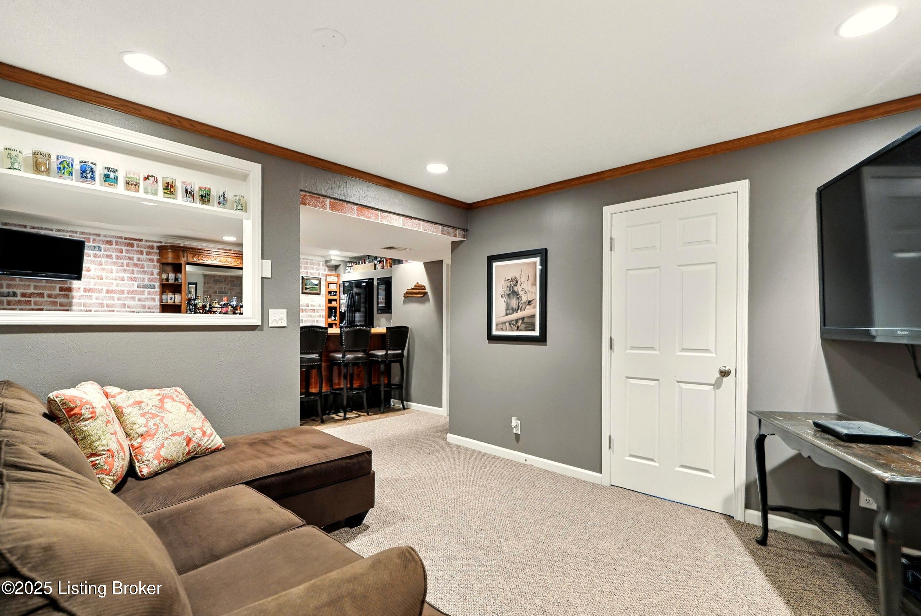 1003 Hardin Holly