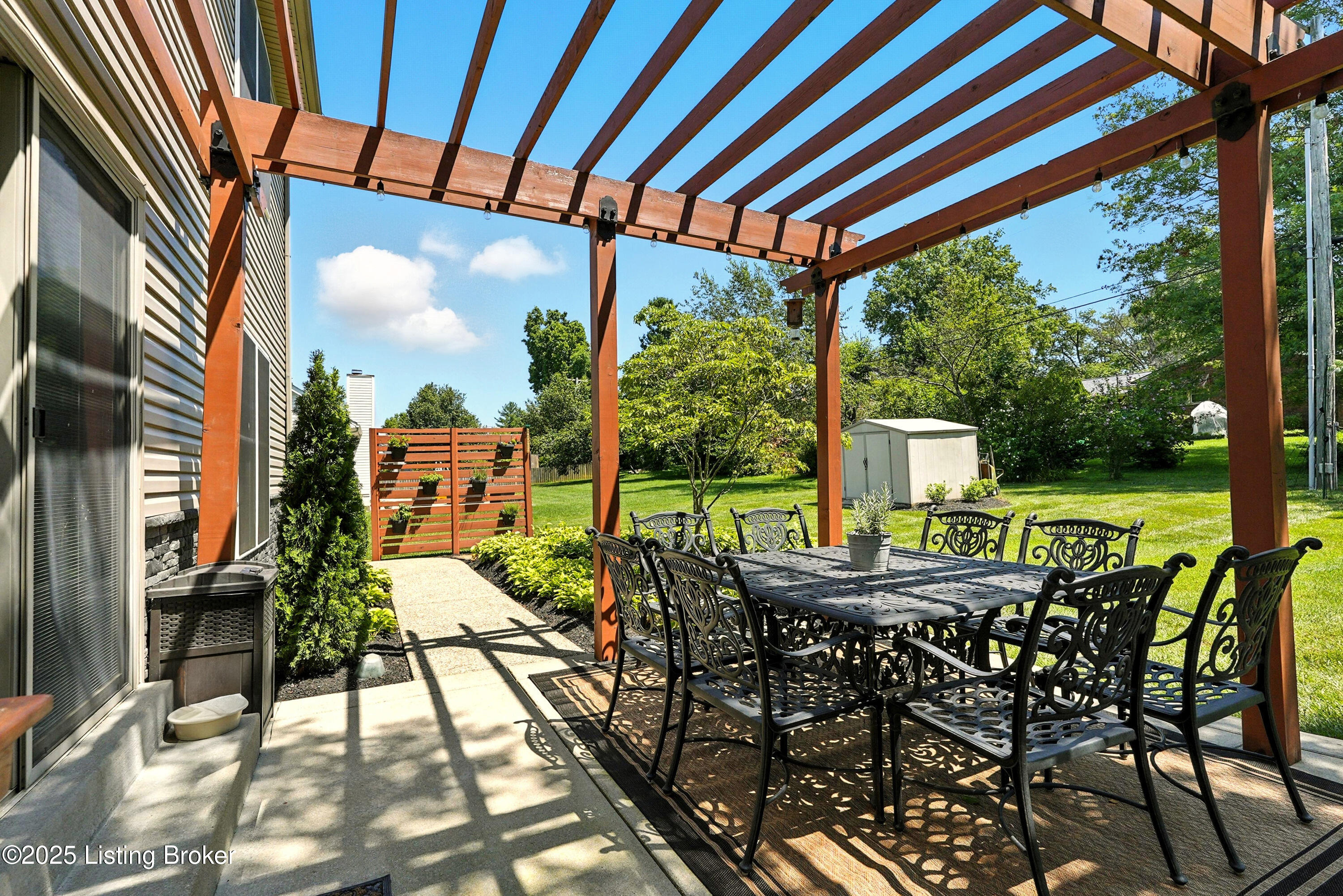 1003 Hardin Holly