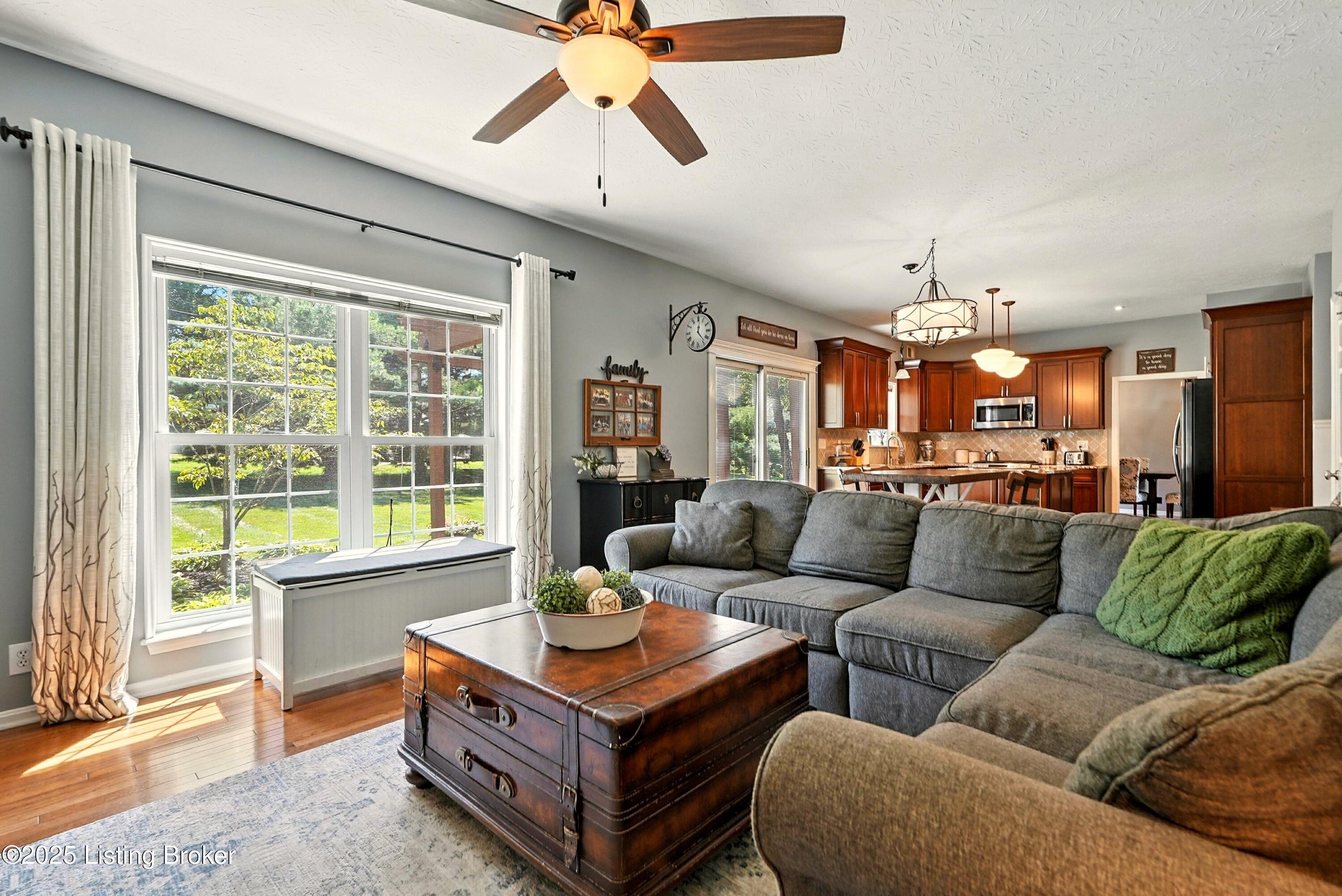1003 Hardin Holly