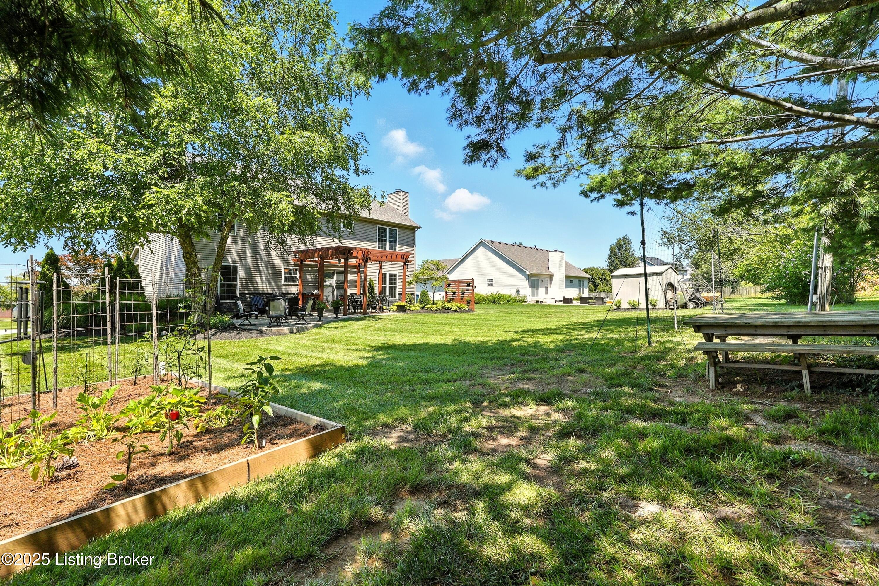 1003 Hardin Holly