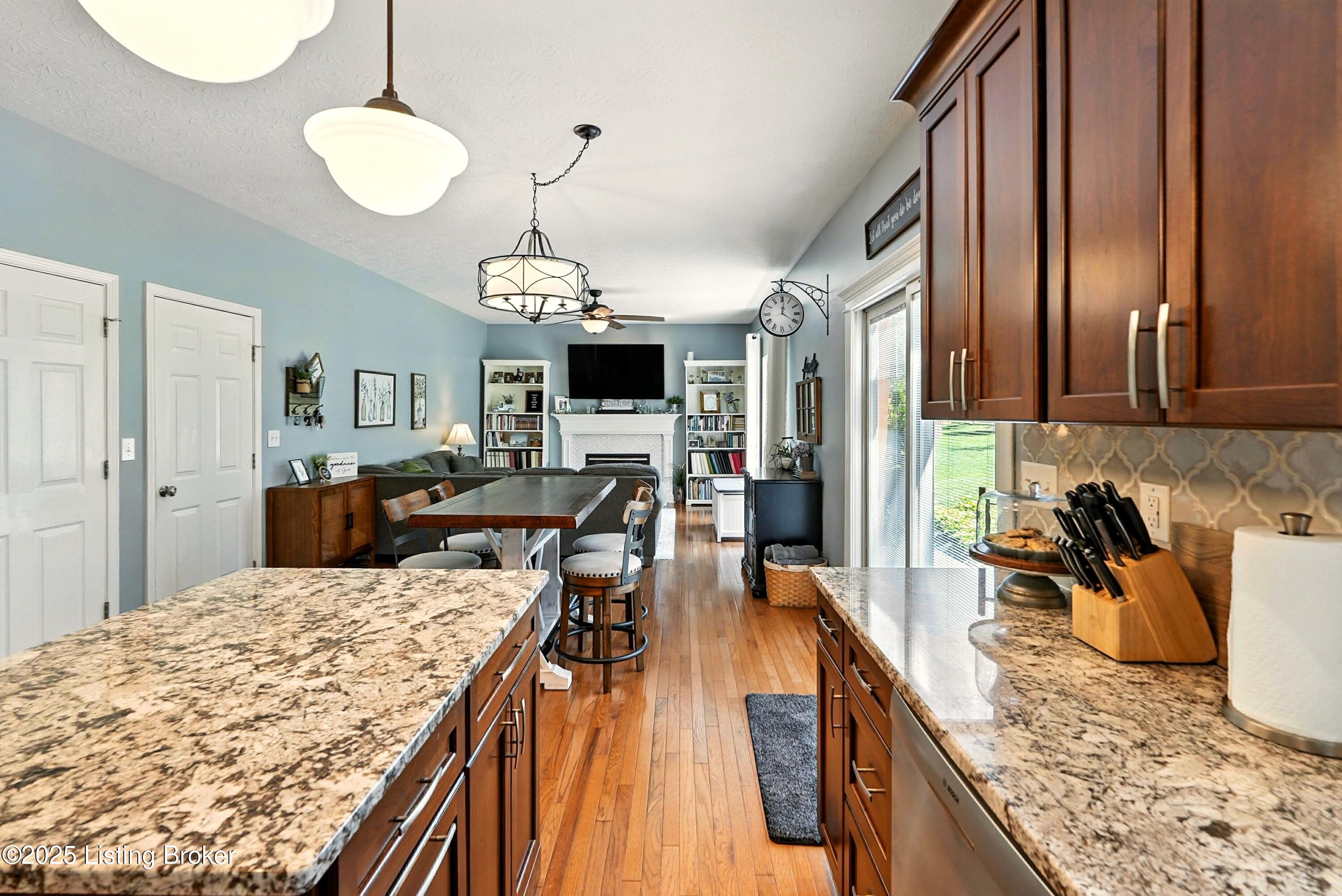 1003 Hardin Holly