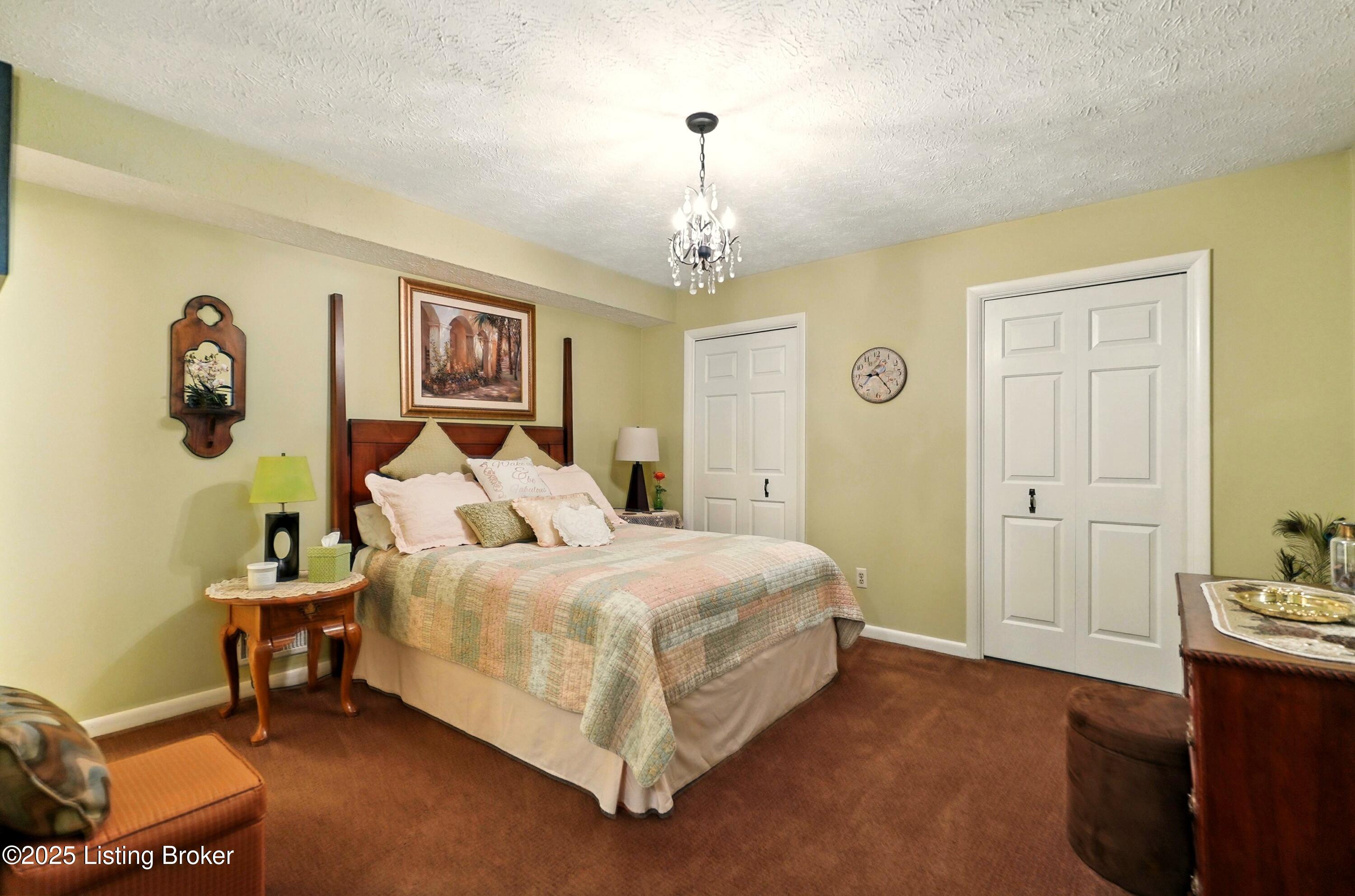 1507 Thackeray Dr