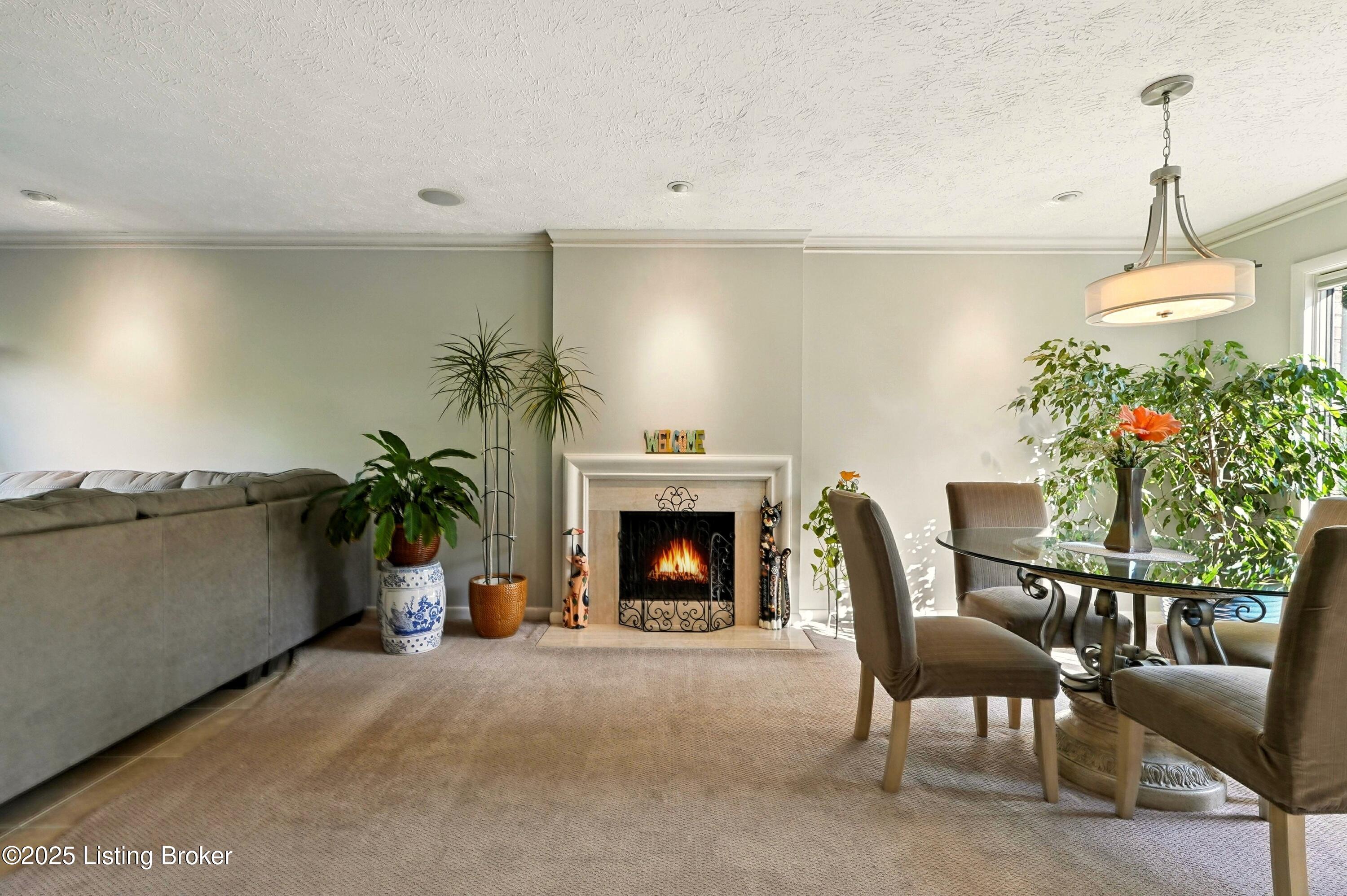 1507 Thackeray Dr