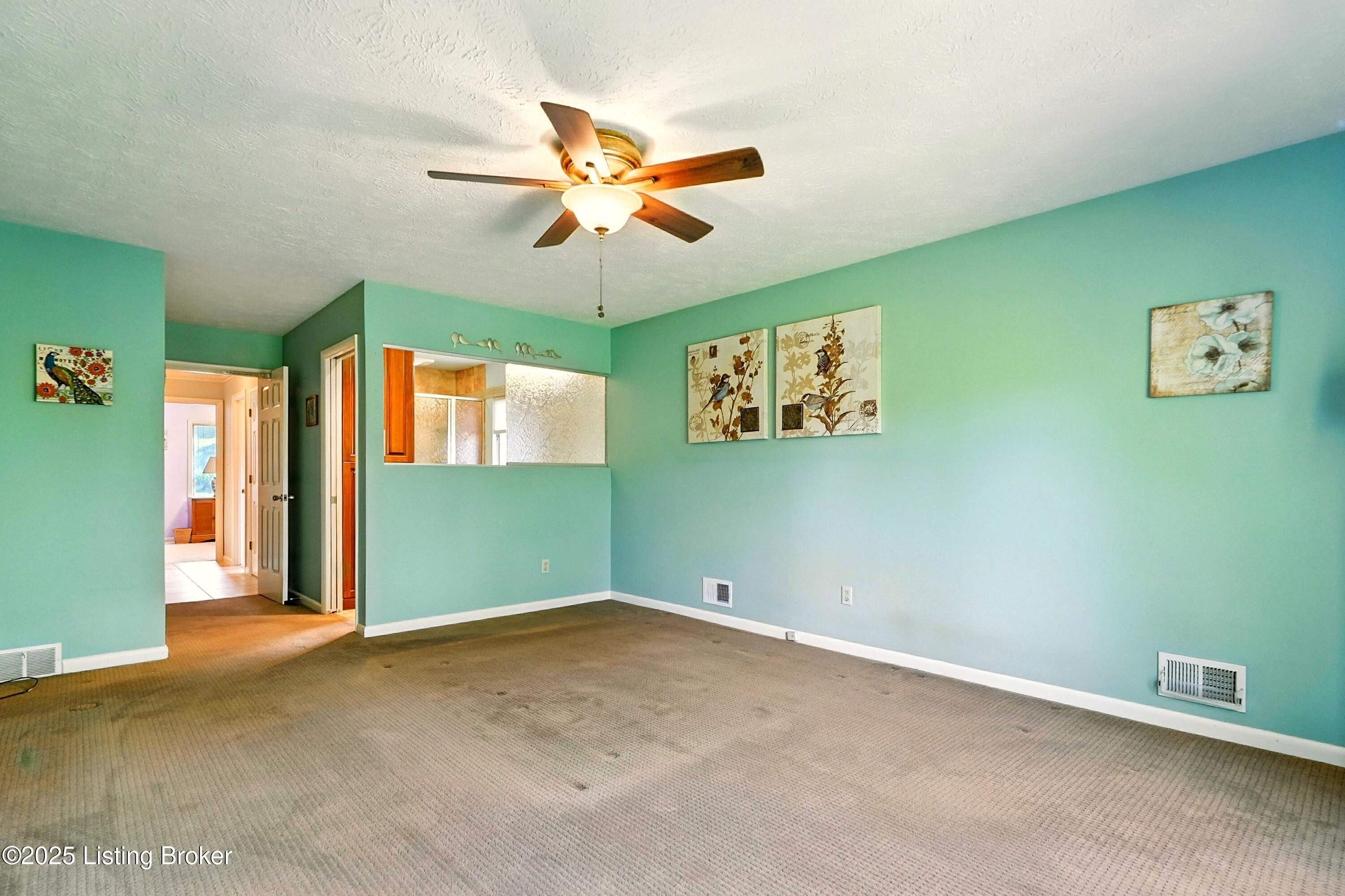 1507 Thackeray Dr