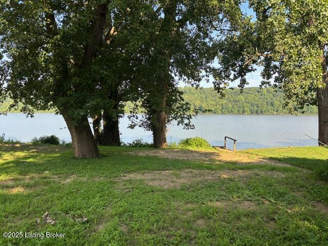 1134 Riverside Dr