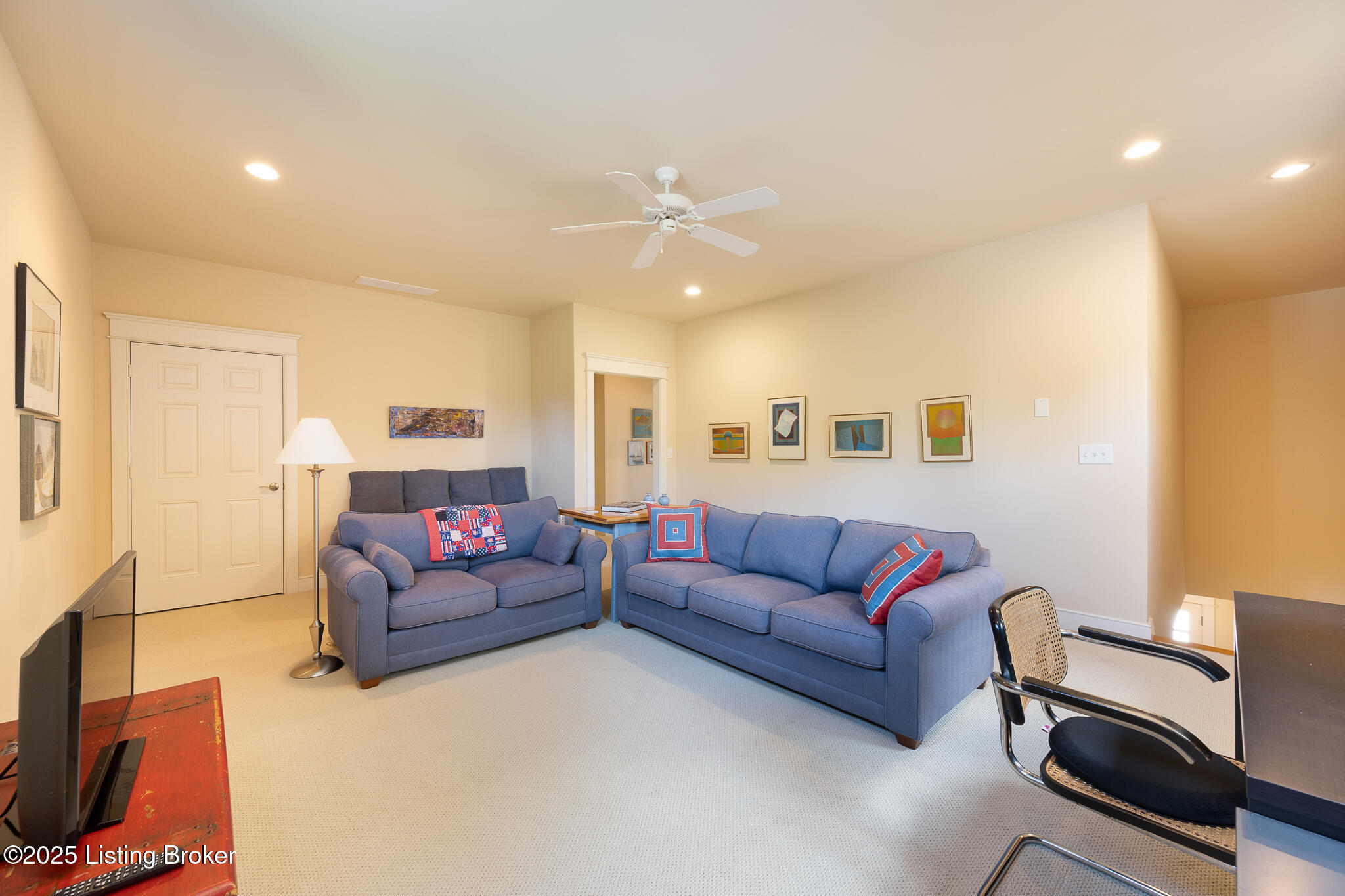 8201 Maris Ct