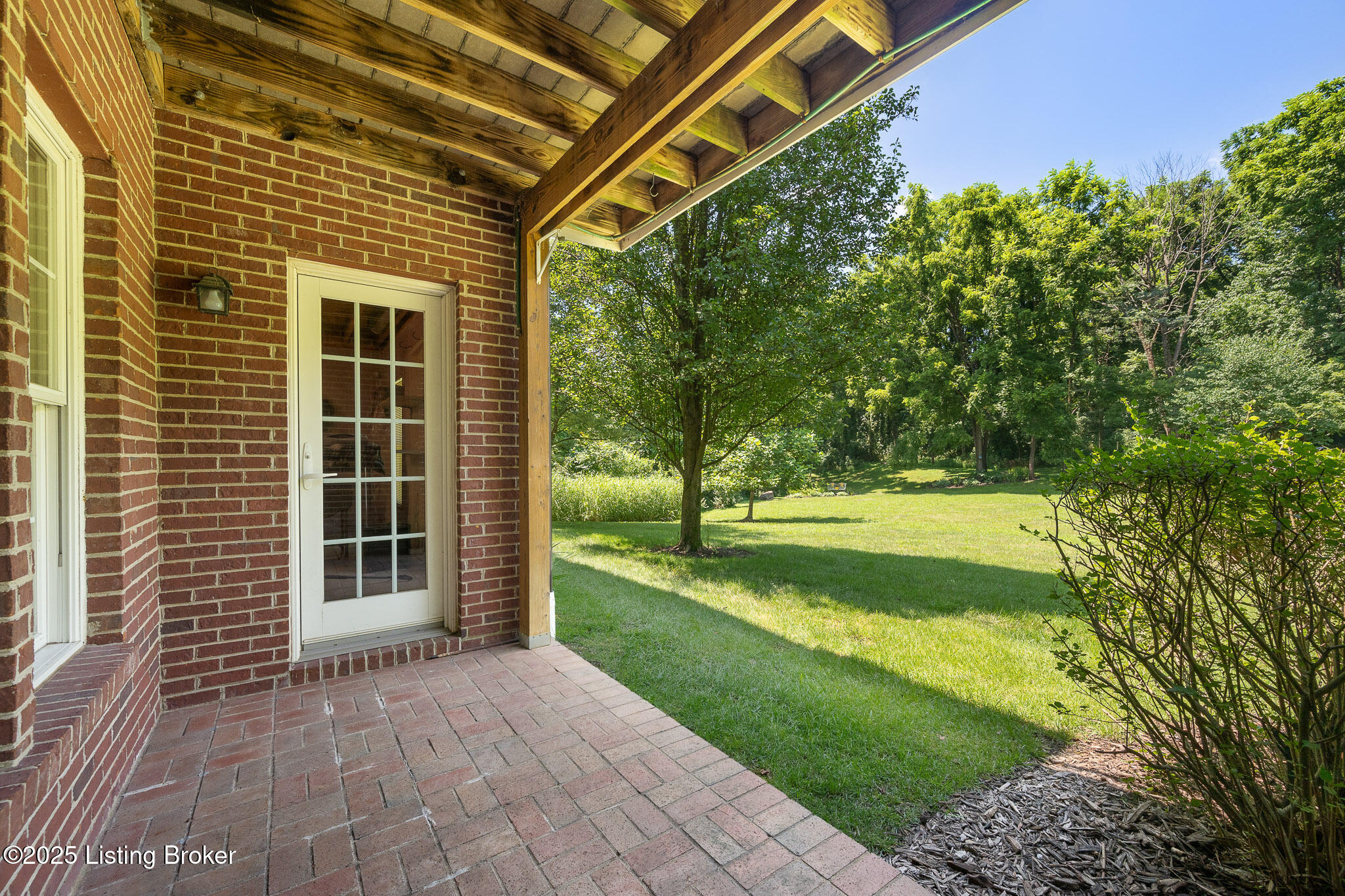 8201 Maris Ct