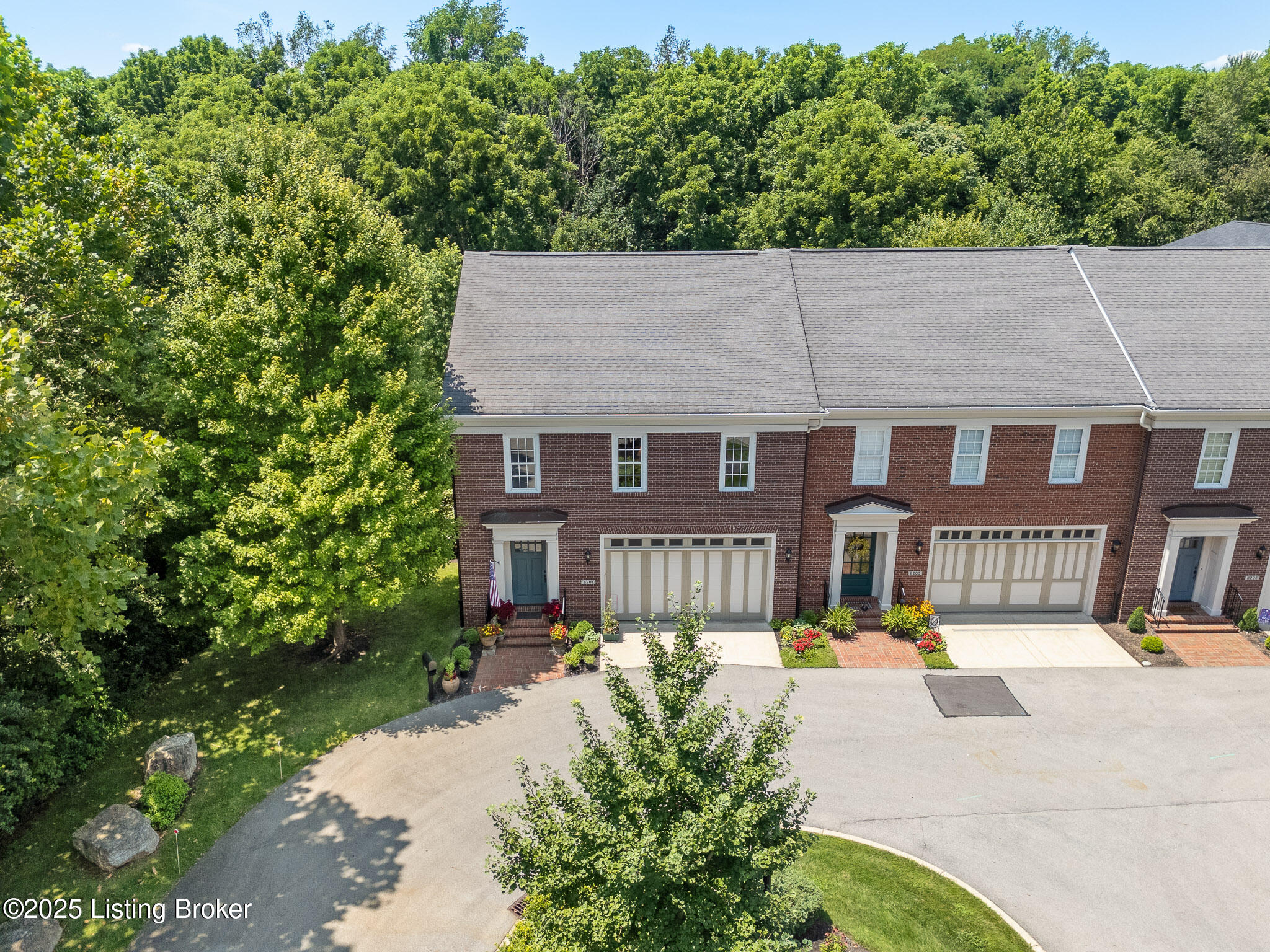8201 Maris Ct