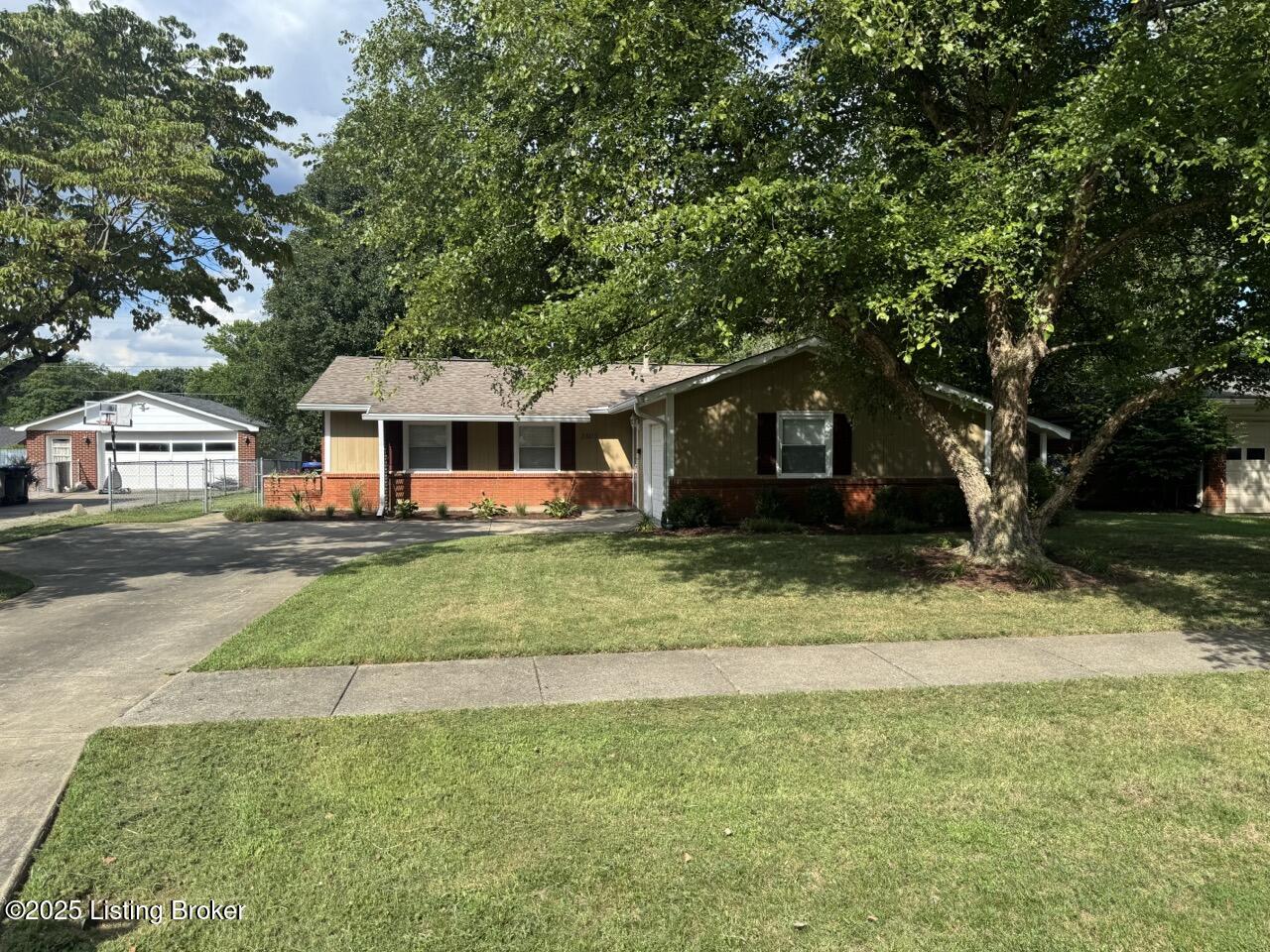 2809 Rockhaven Ave