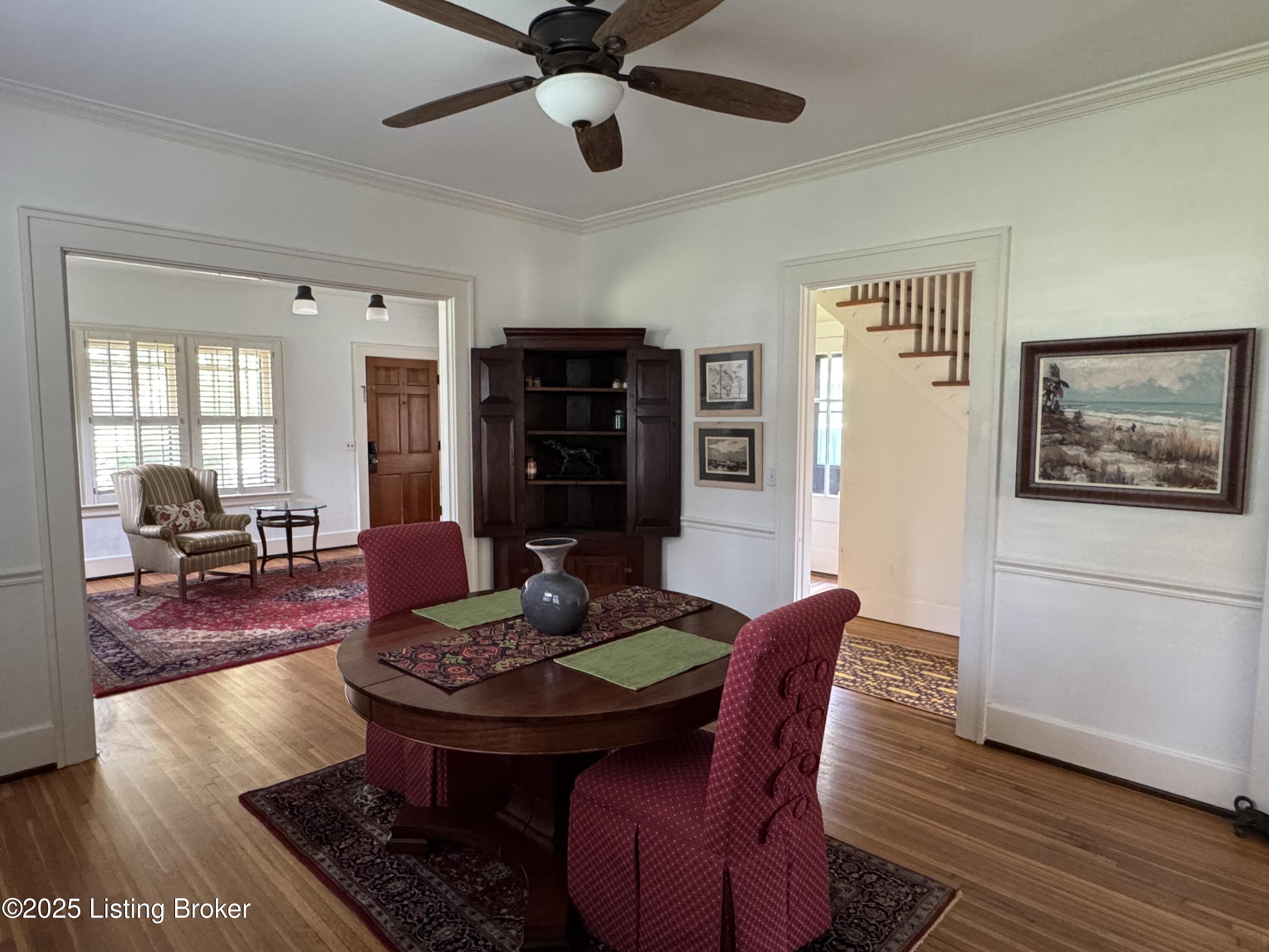 1402 Main St