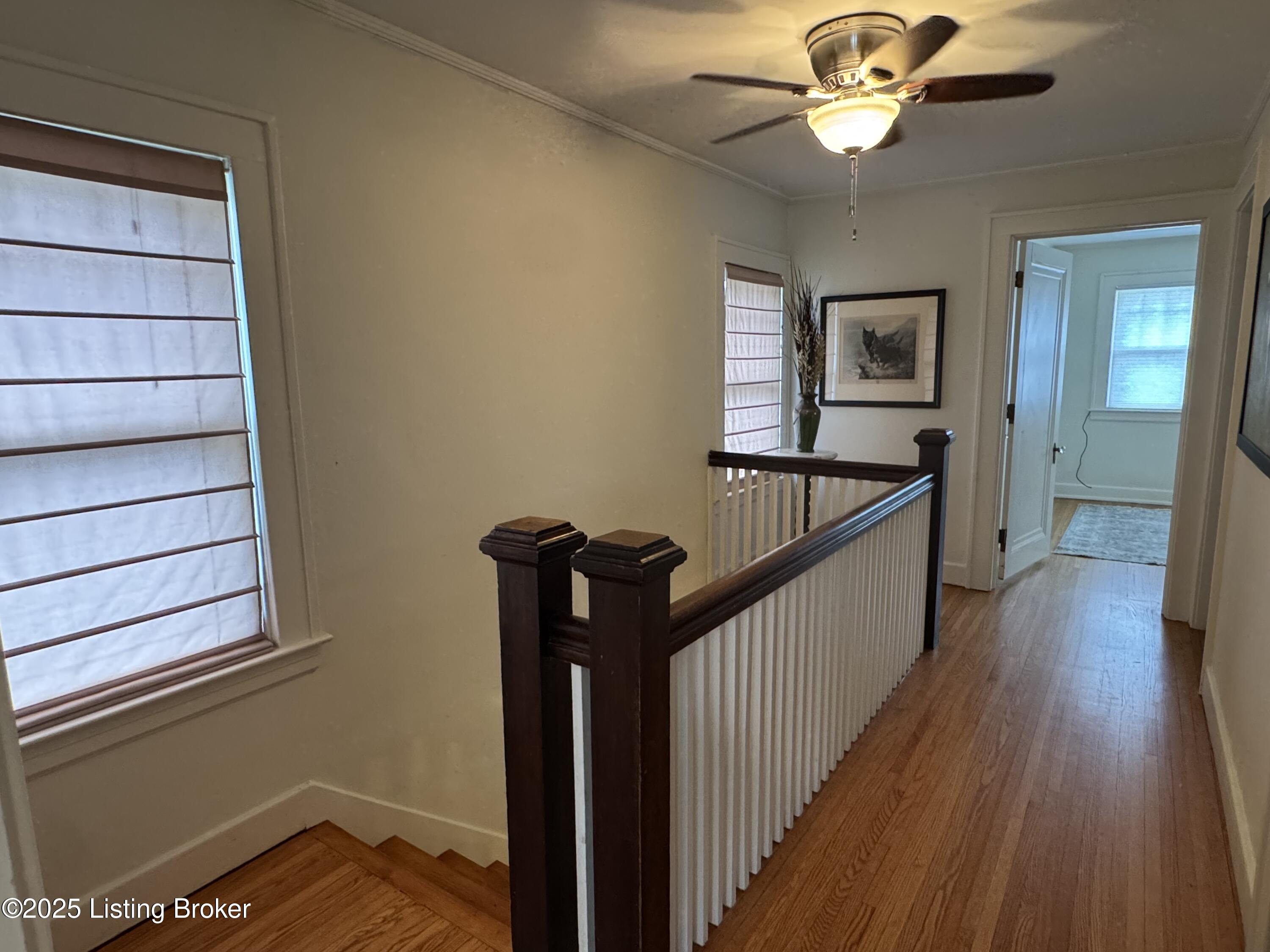 1402 Main St