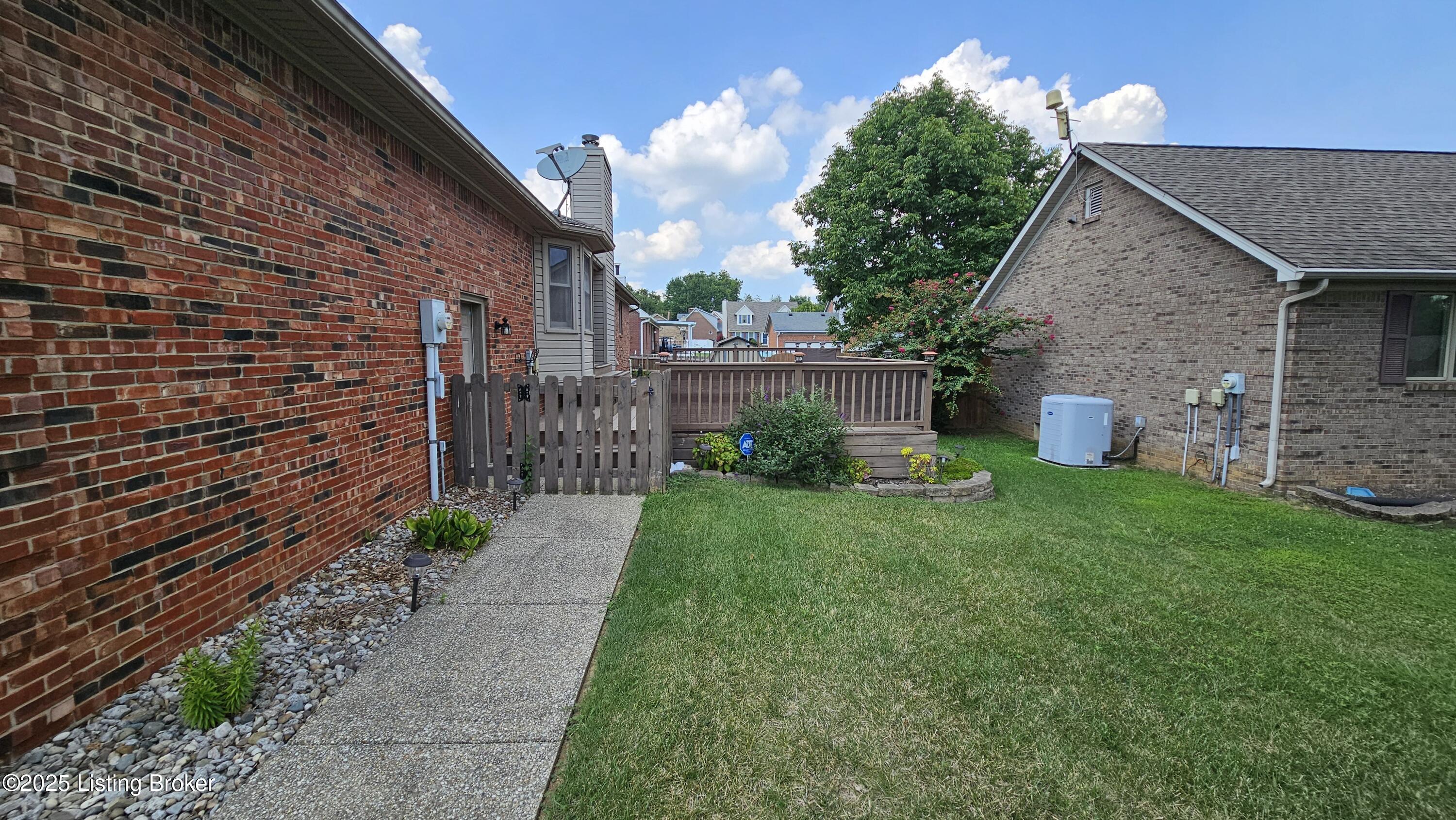 8113 Rome Beauty Way