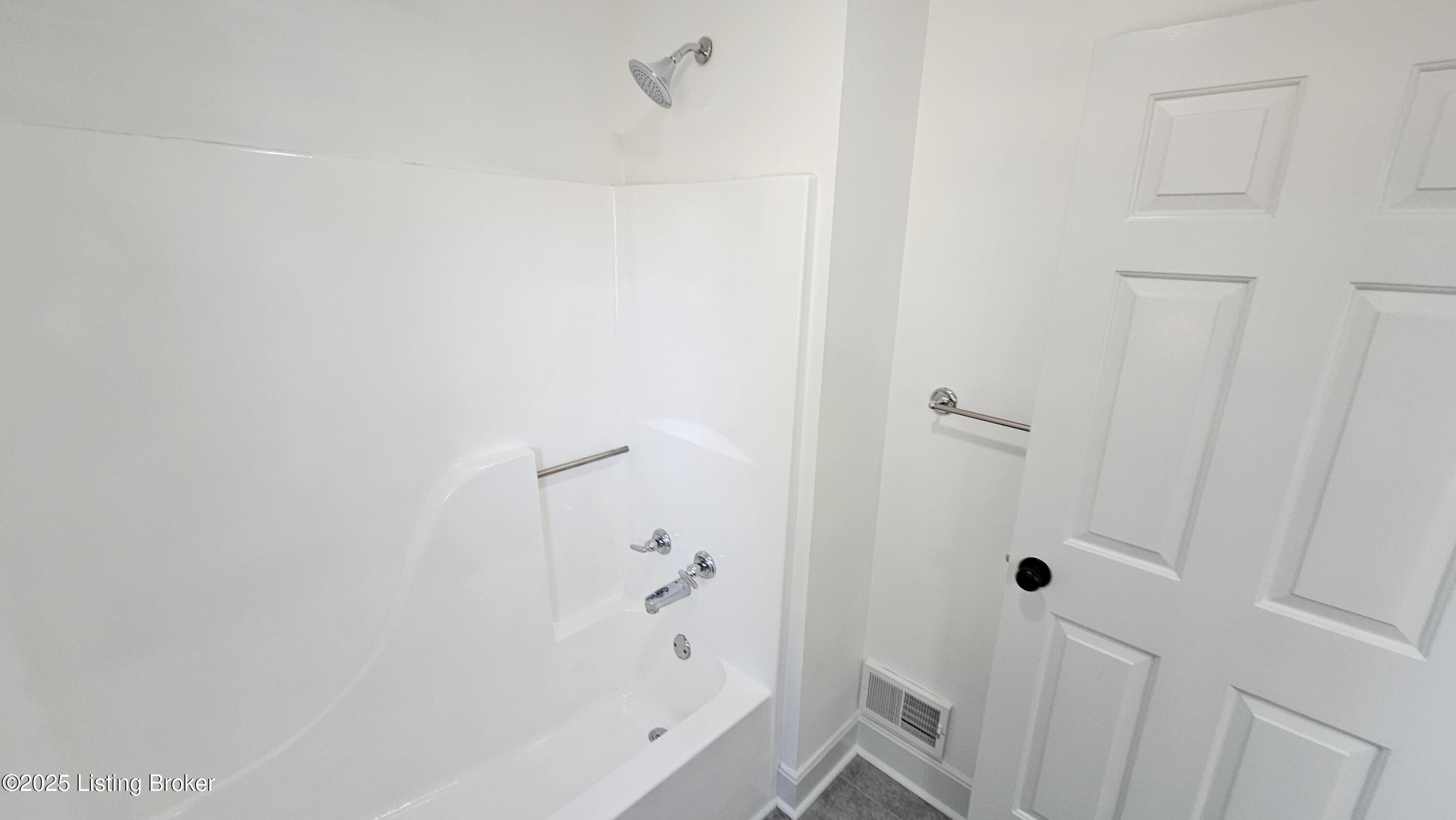 8113 Rome Beauty Way