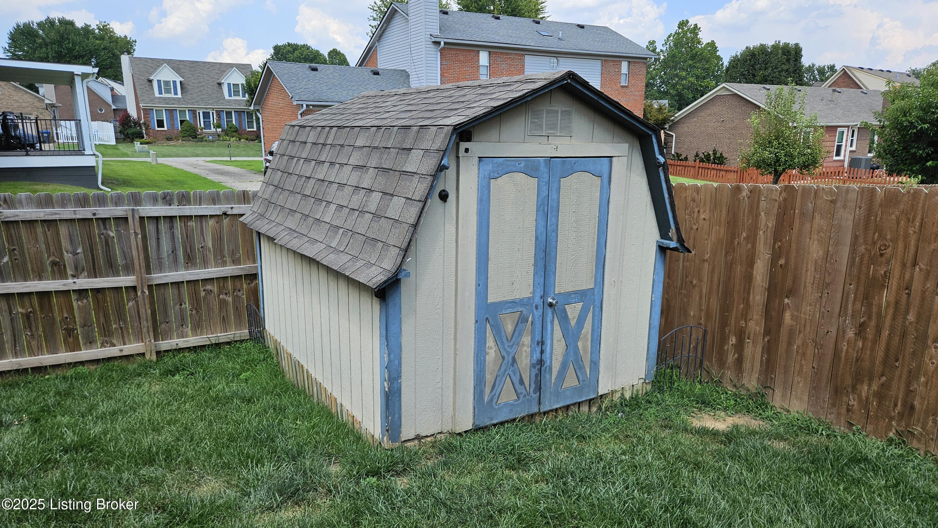 8113 Rome Beauty Way