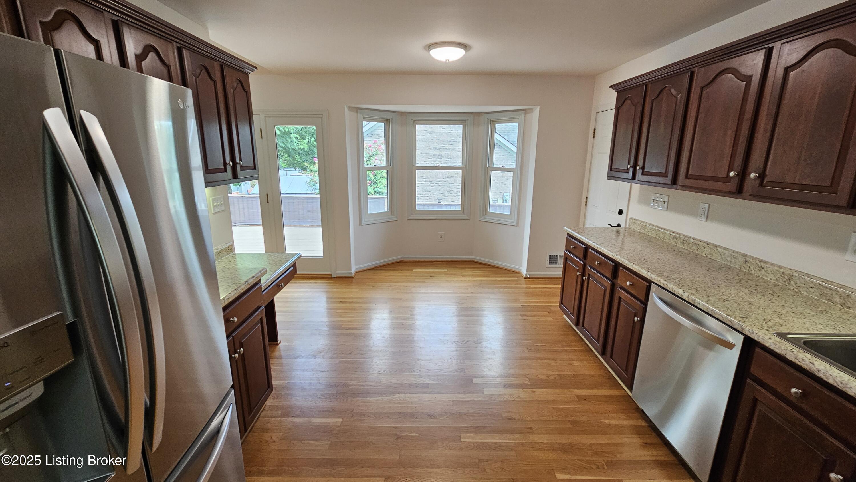 8113 Rome Beauty Way