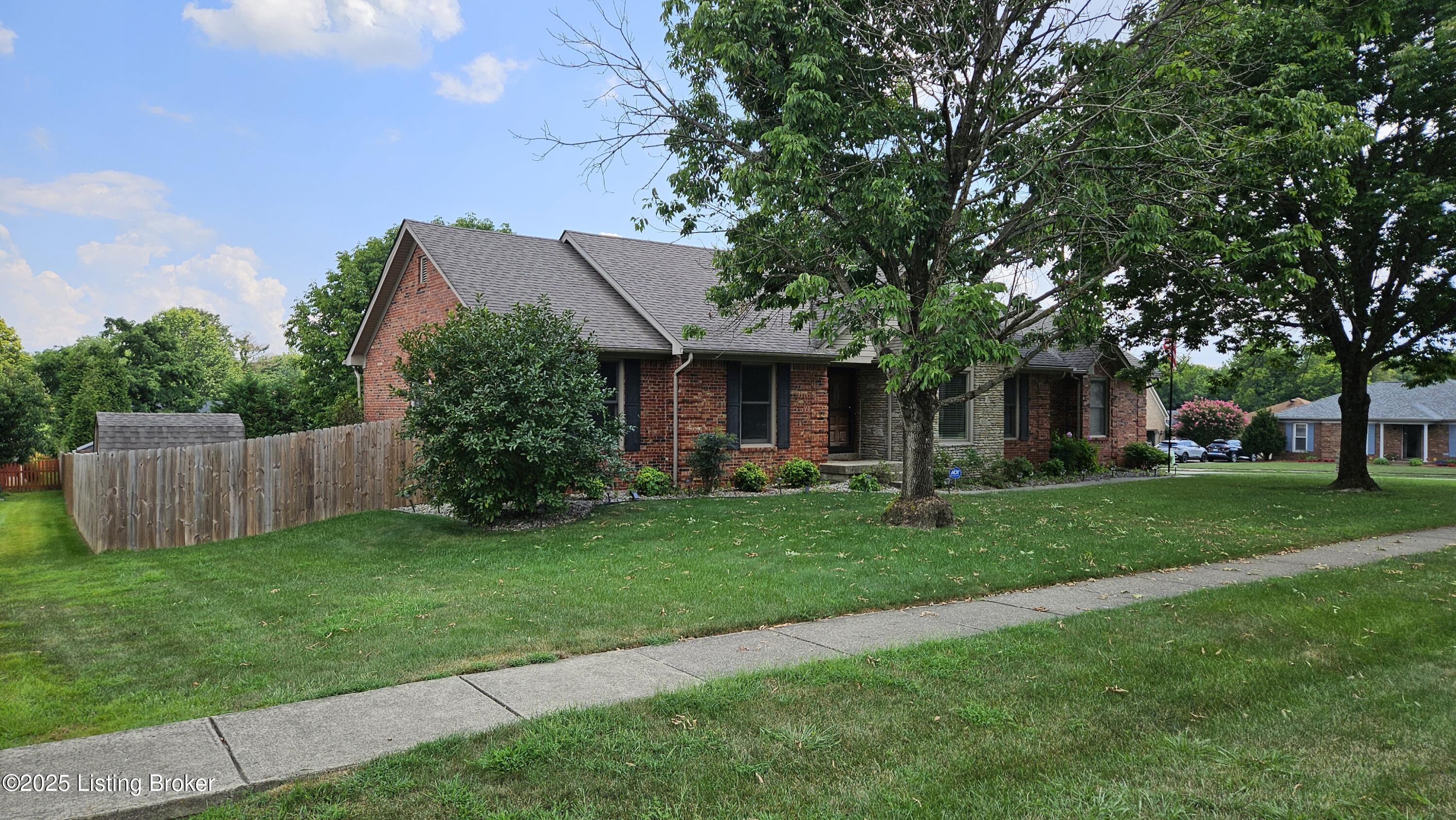 8113 Rome Beauty Way