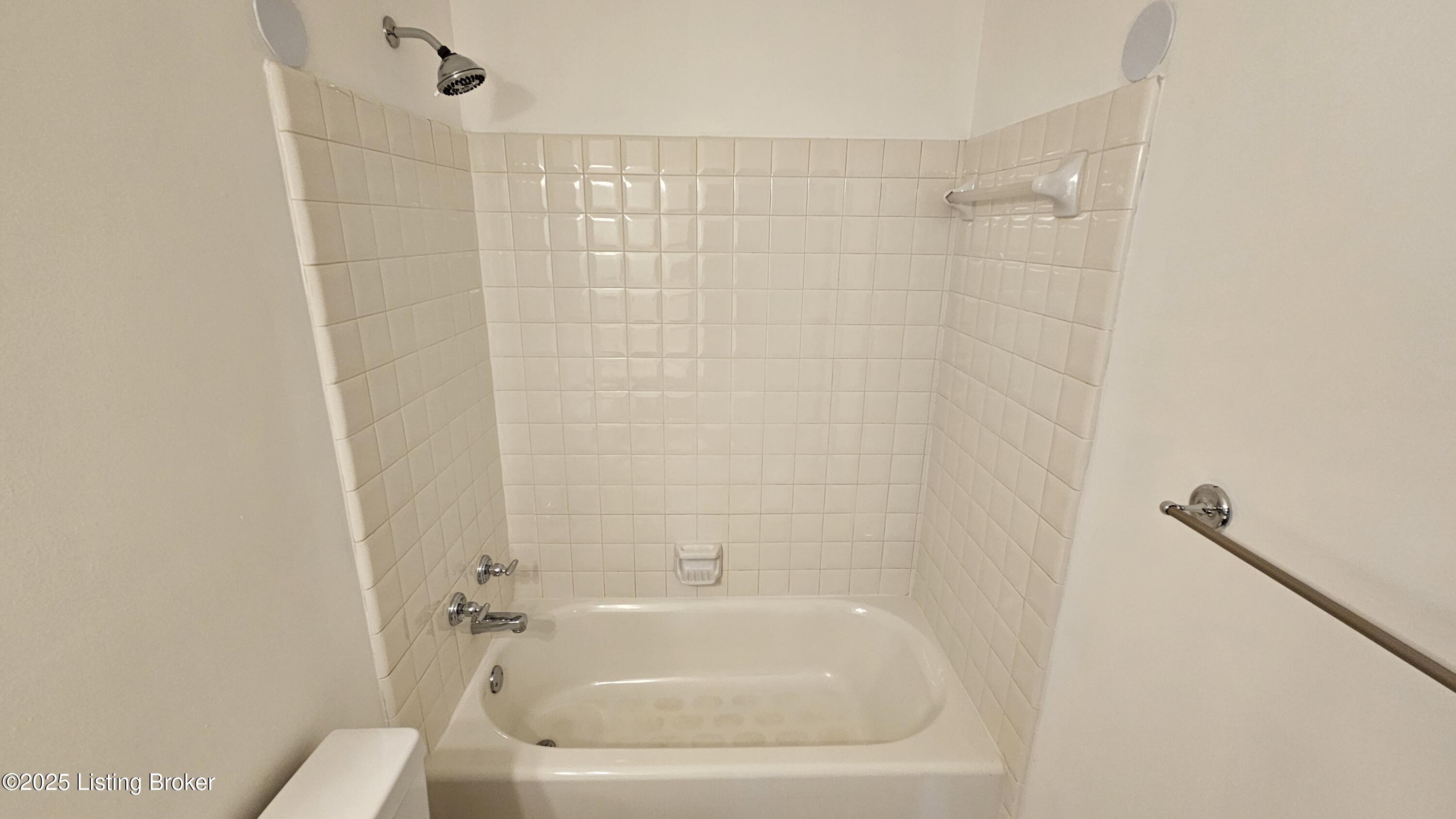 8113 Rome Beauty Way