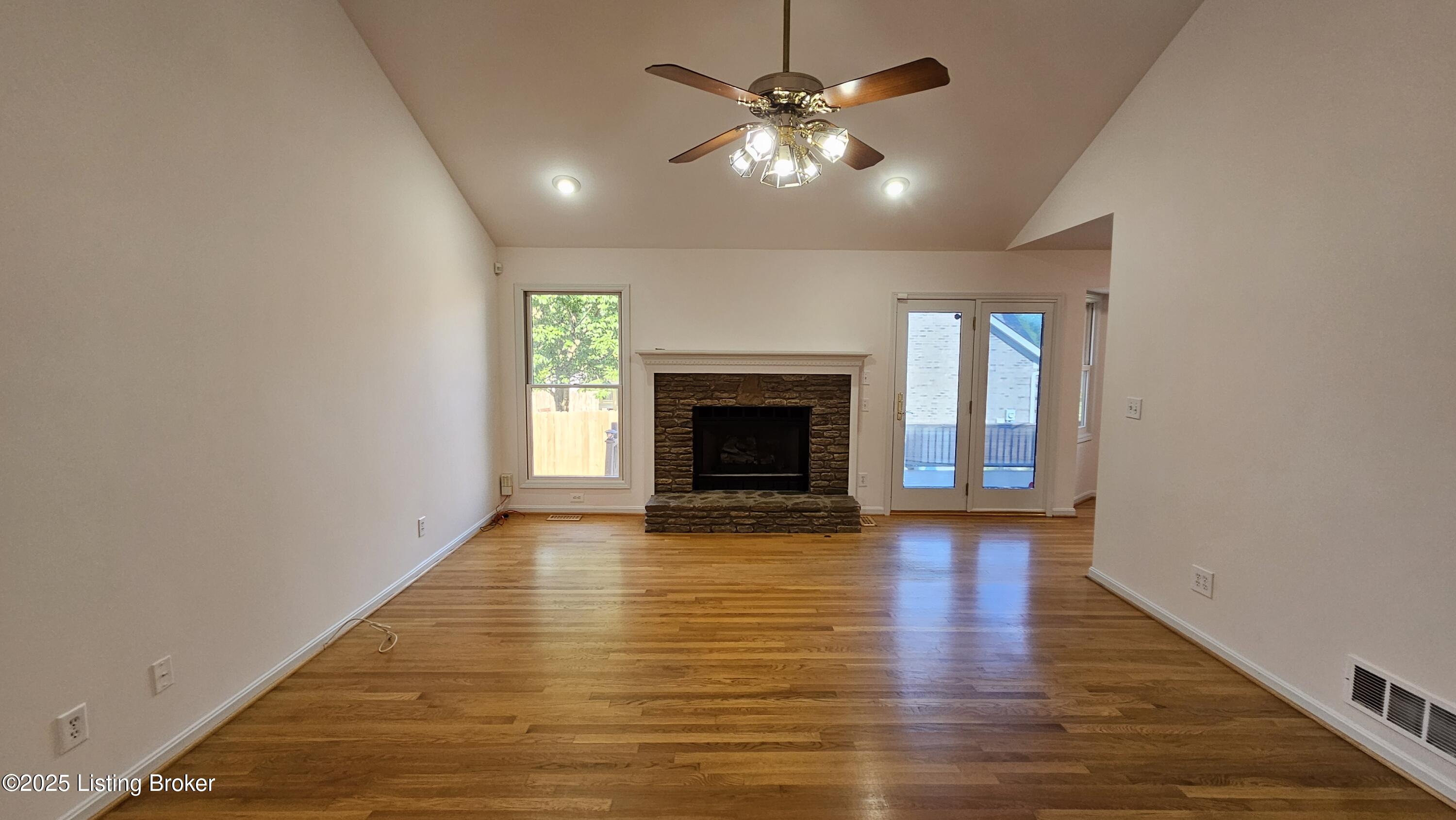 8113 Rome Beauty Way