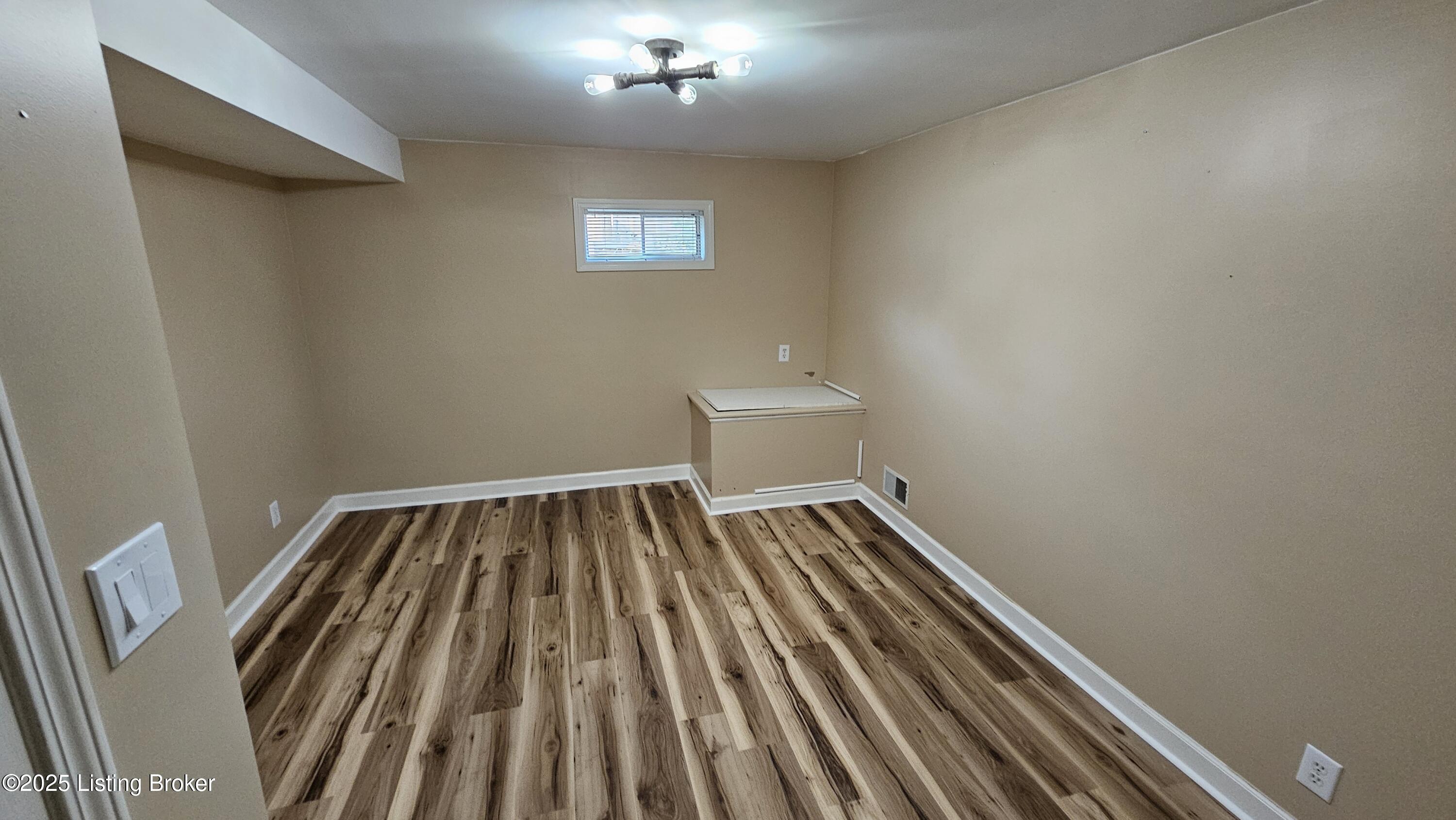 8113 Rome Beauty Way