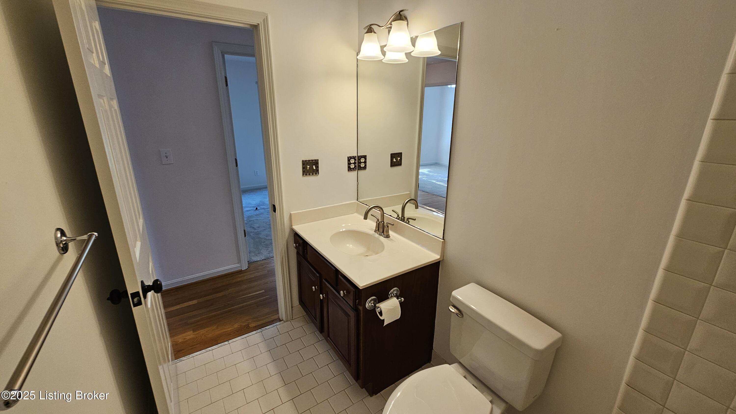 8113 Rome Beauty Way