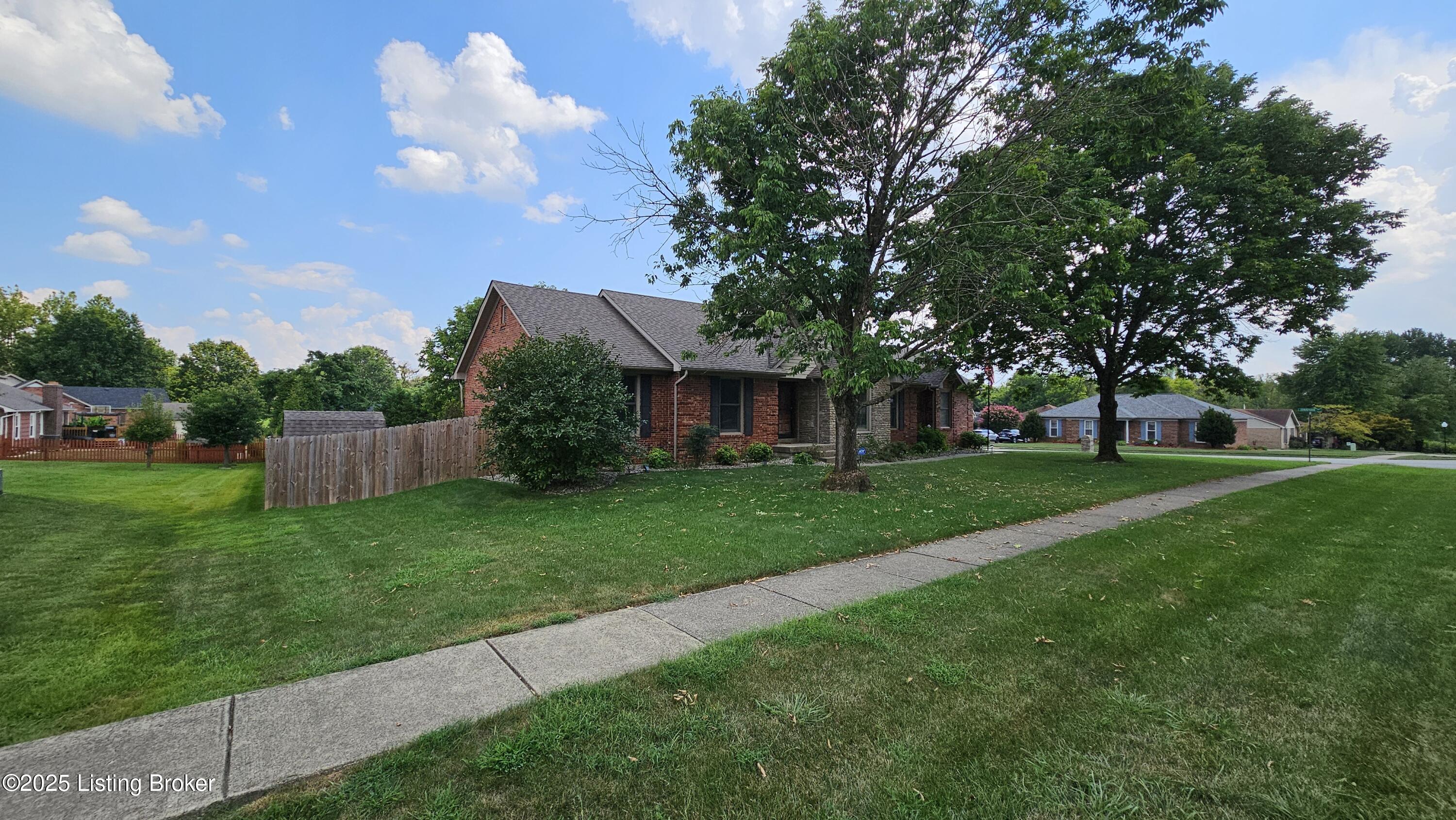 8113 Rome Beauty Way
