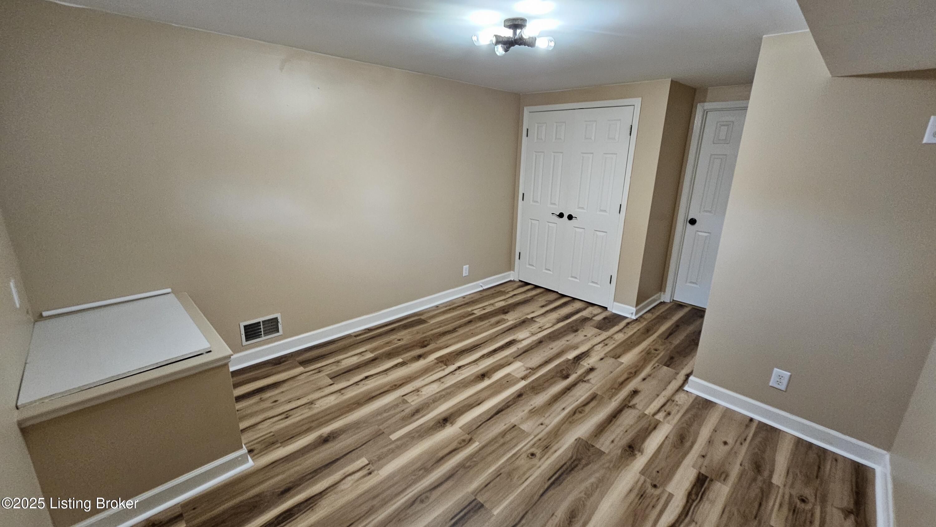 8113 Rome Beauty Way