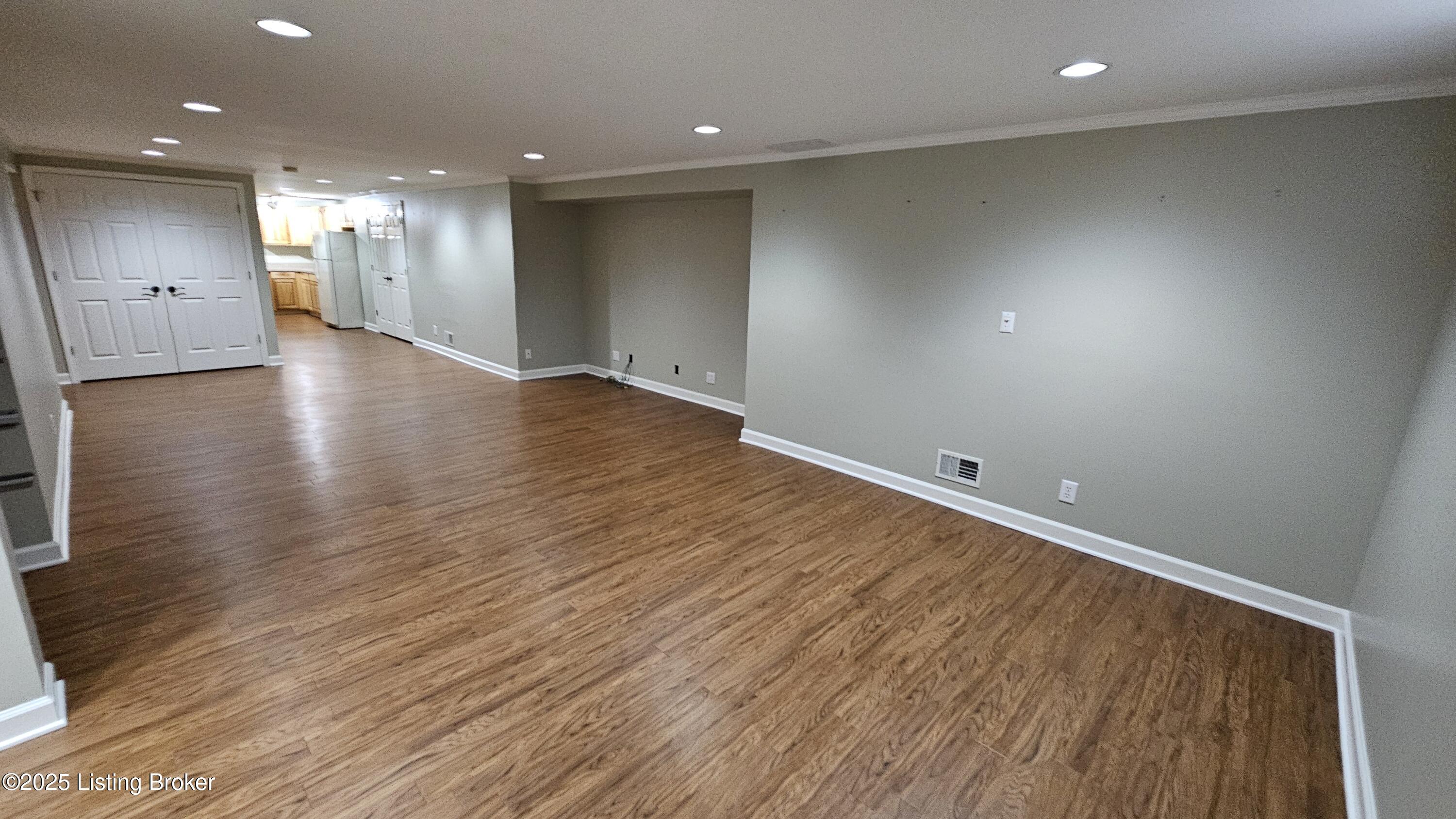 8113 Rome Beauty Way