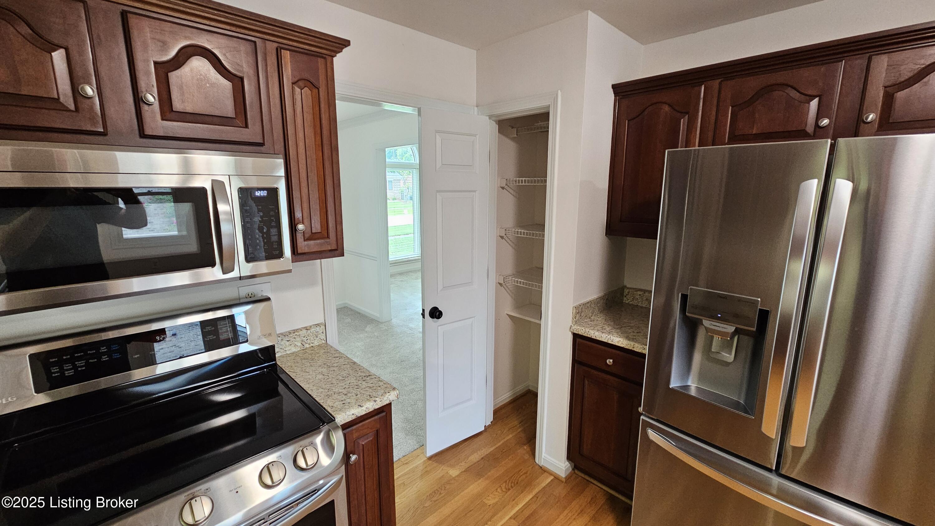8113 Rome Beauty Way