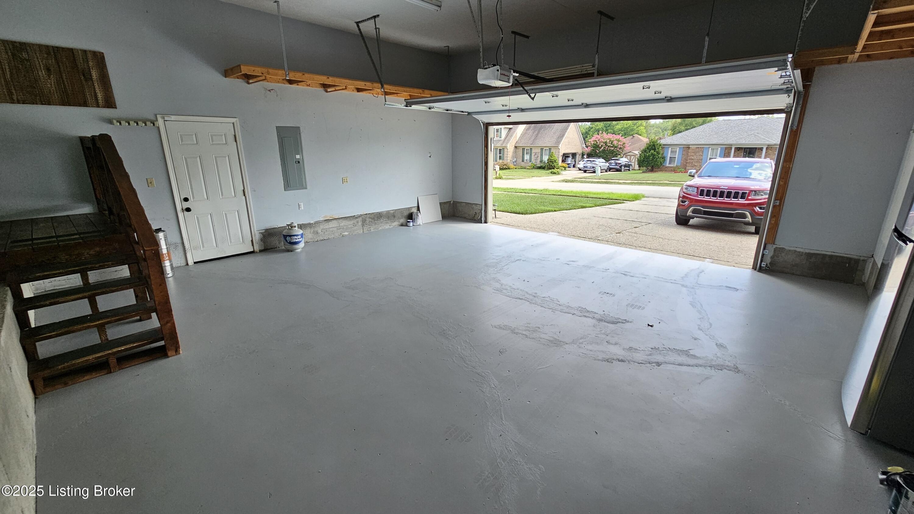 8113 Rome Beauty Way