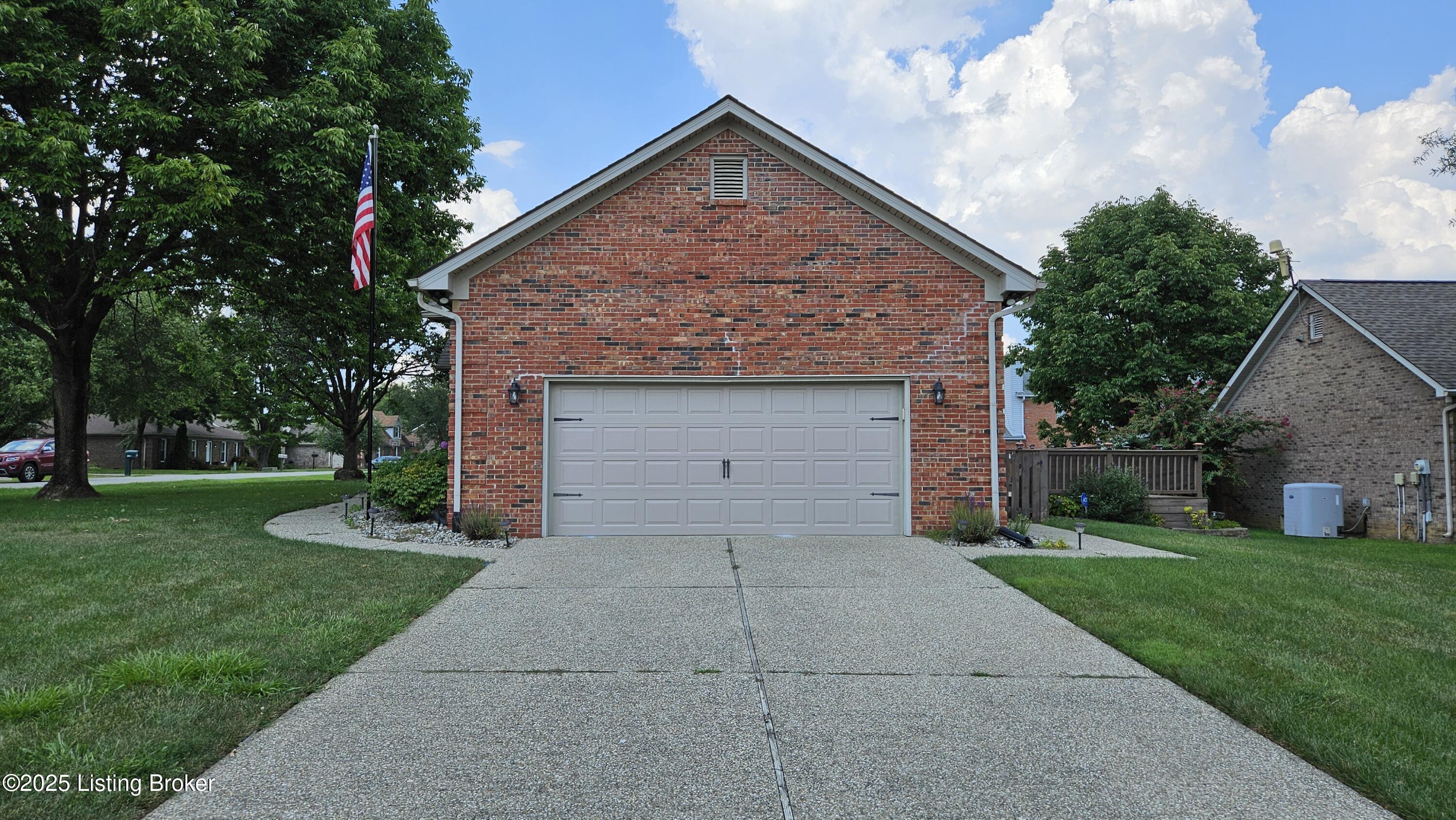 8113 Rome Beauty Way
