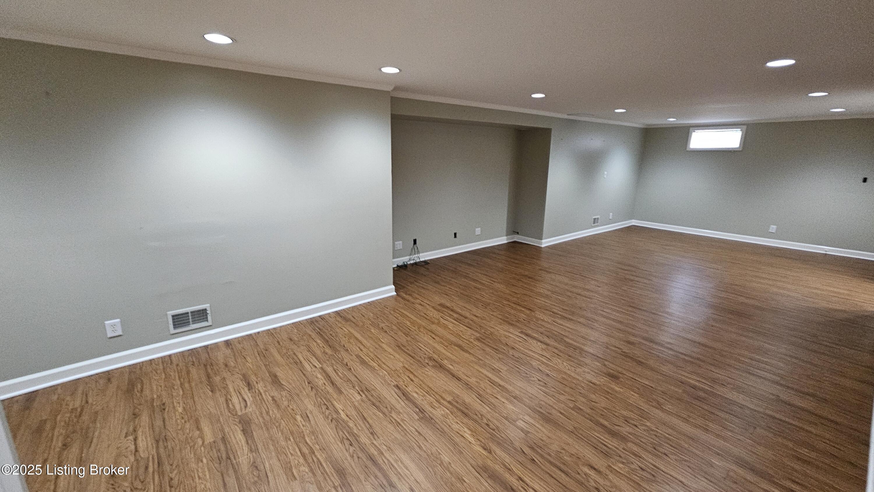 8113 Rome Beauty Way