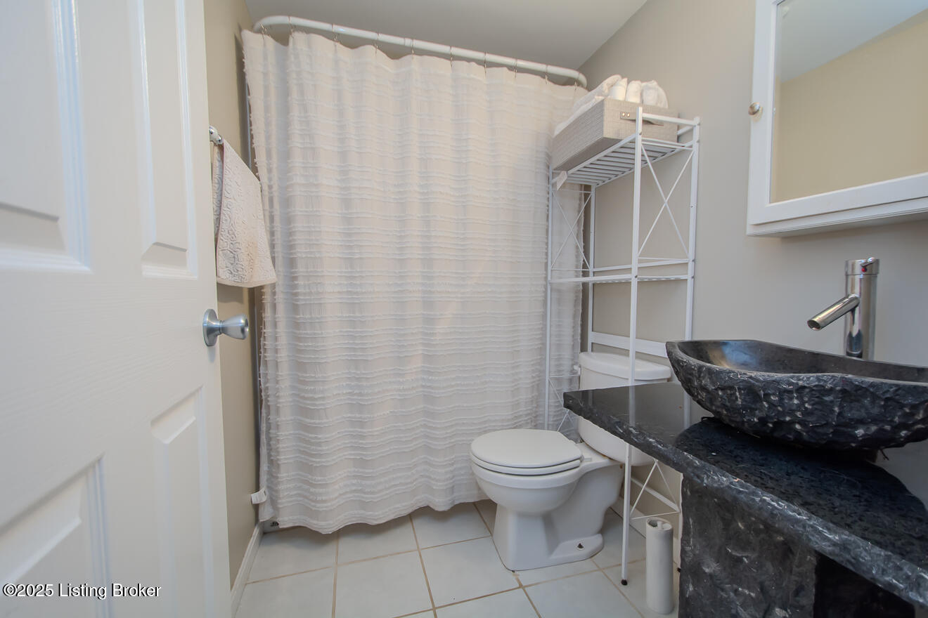 1856 Frankfort Ave 3