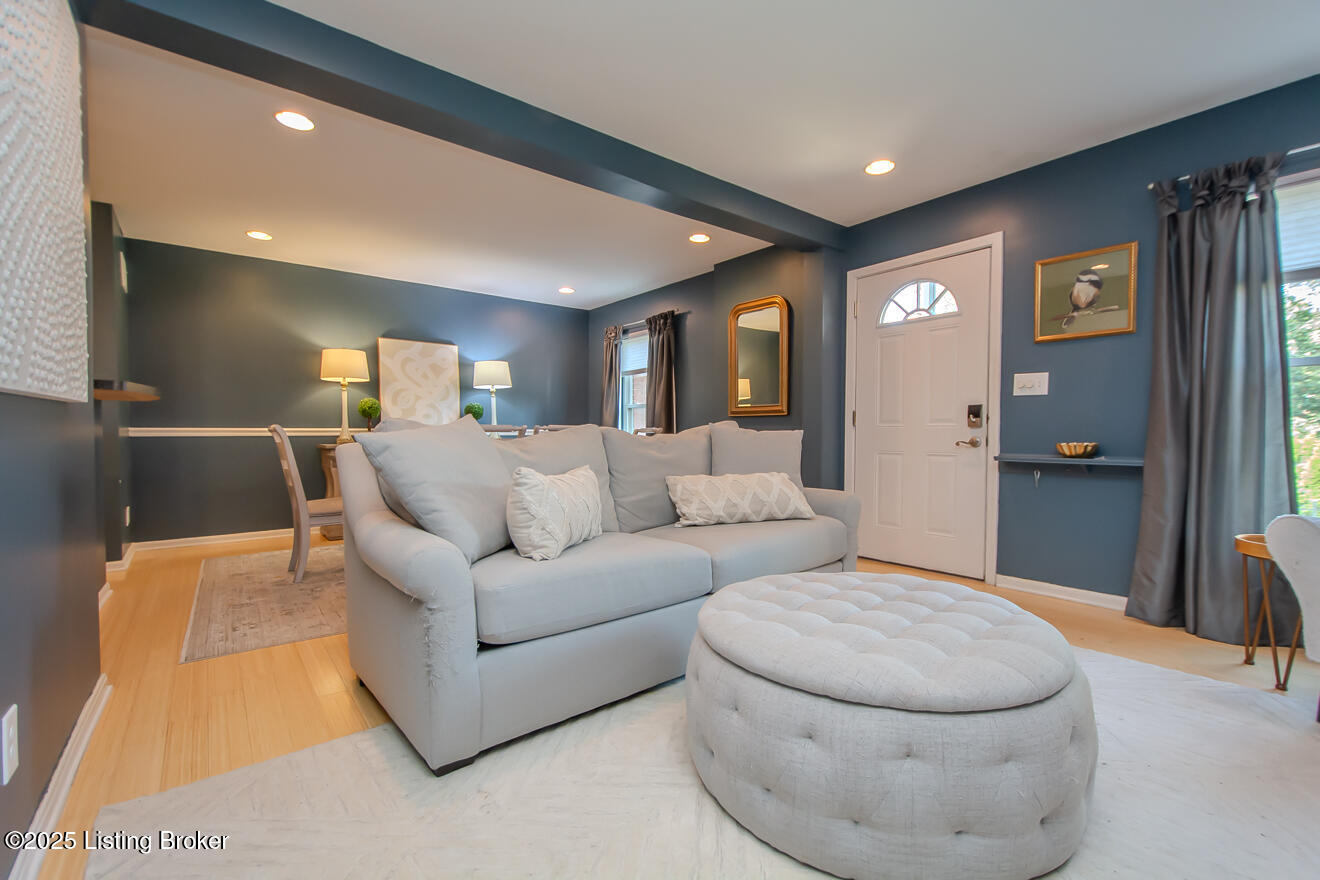 1856 Frankfort Ave 3