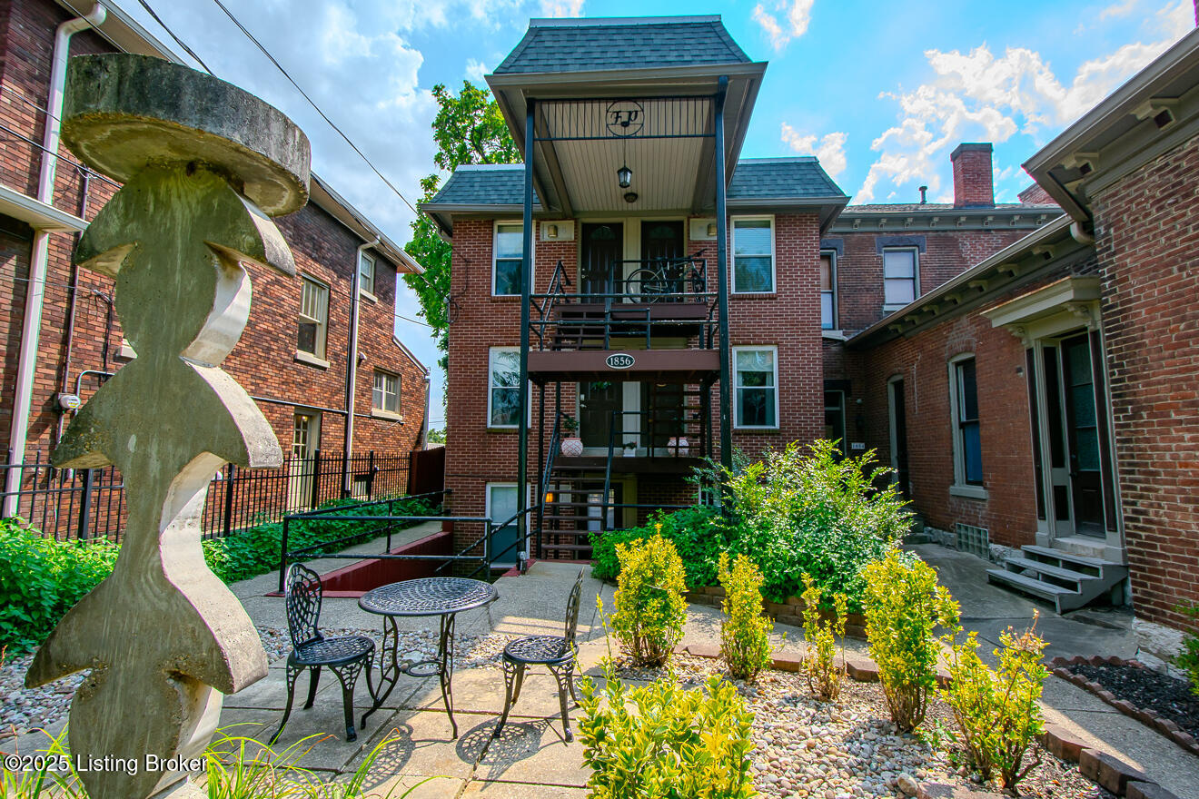 1856 Frankfort Ave 3