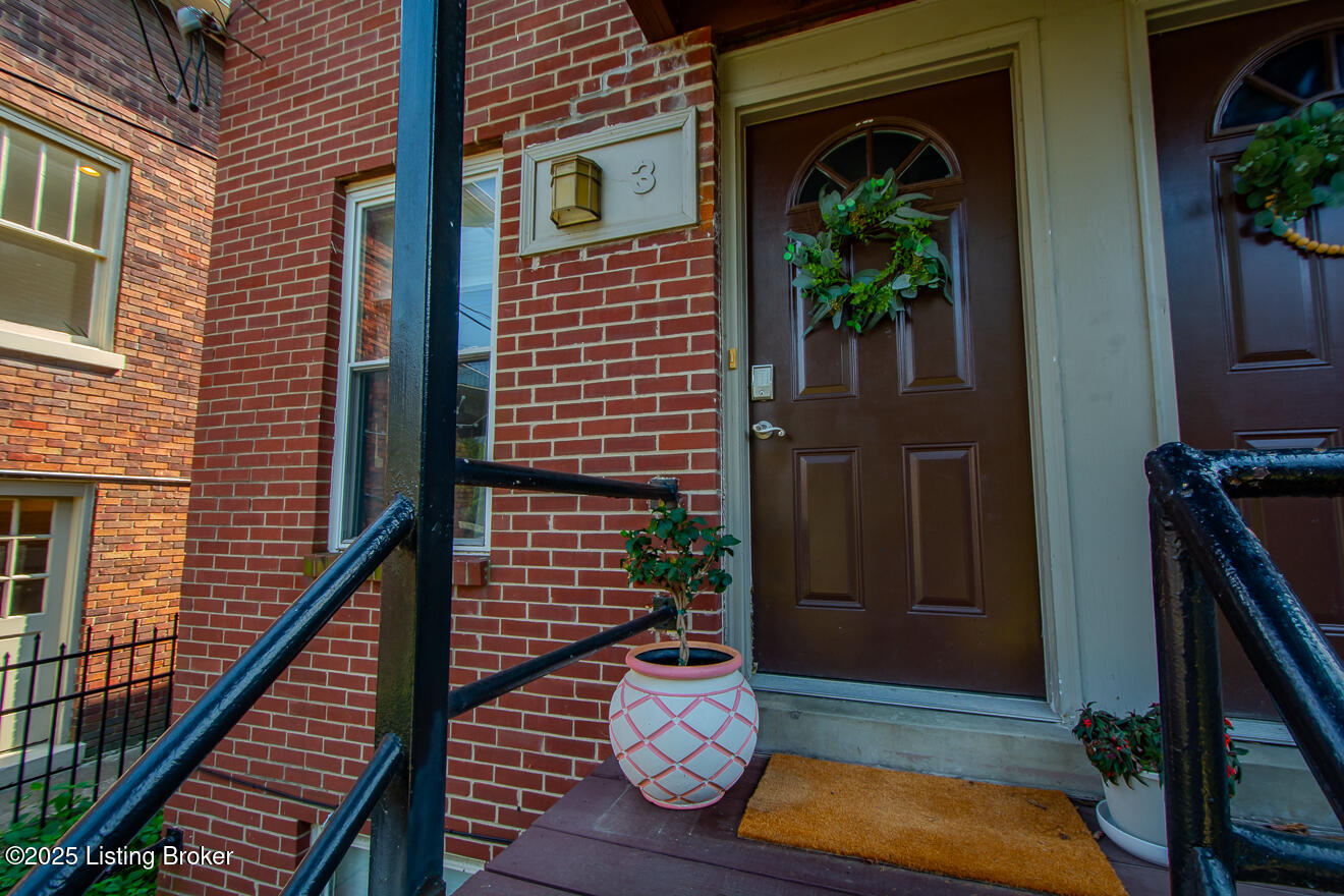 1856 Frankfort Ave 3