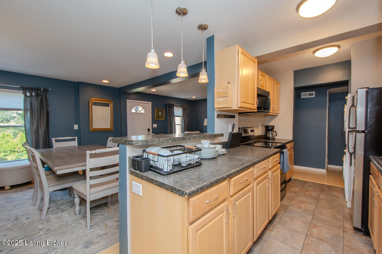 1856 Frankfort Ave 3