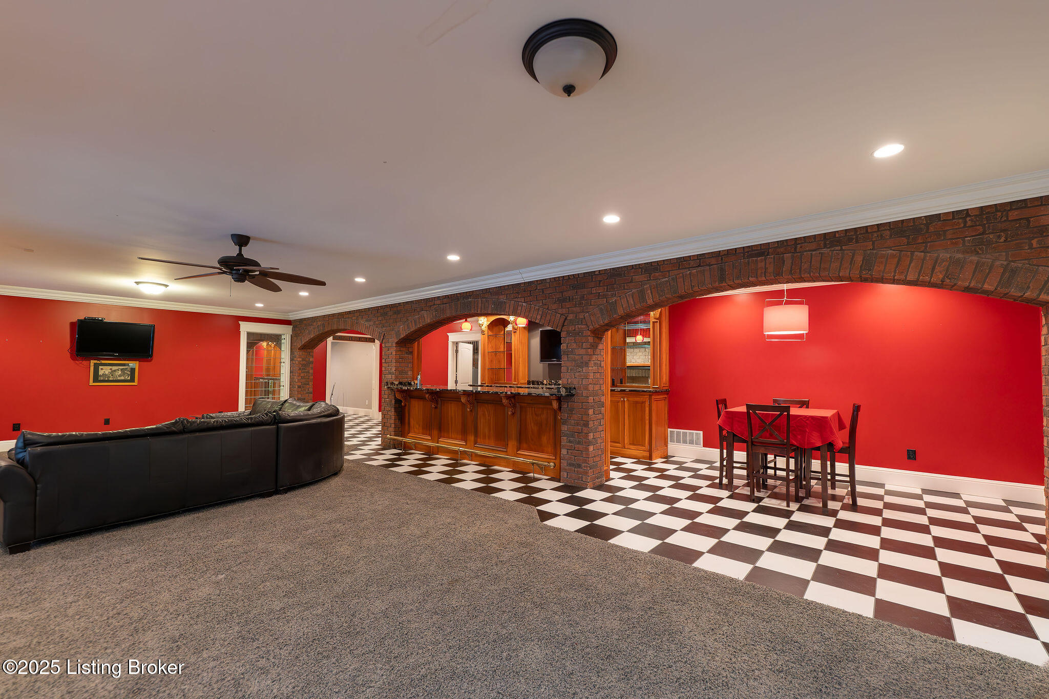 2713 Mayo Ln