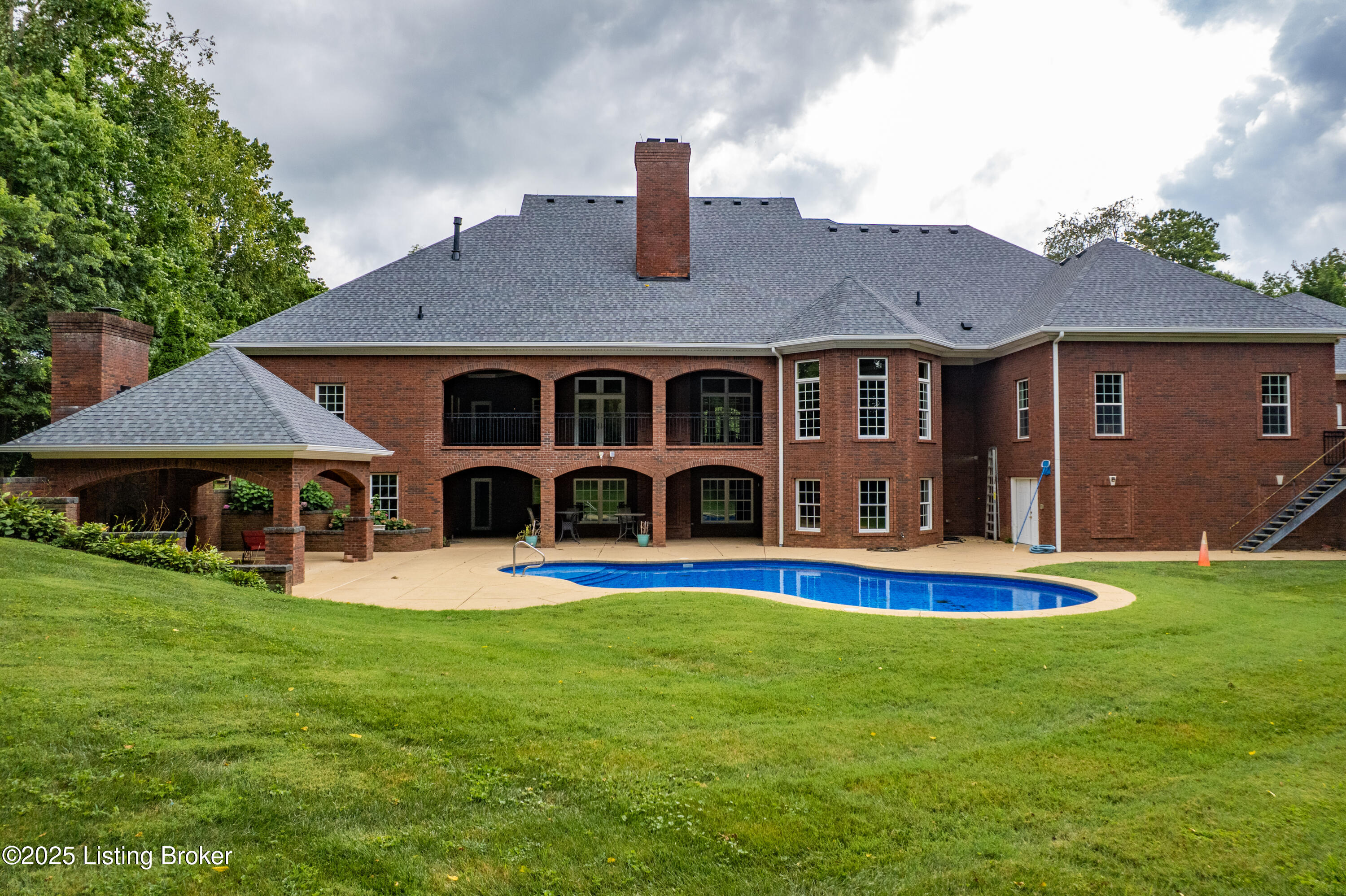 2713 Mayo Ln
