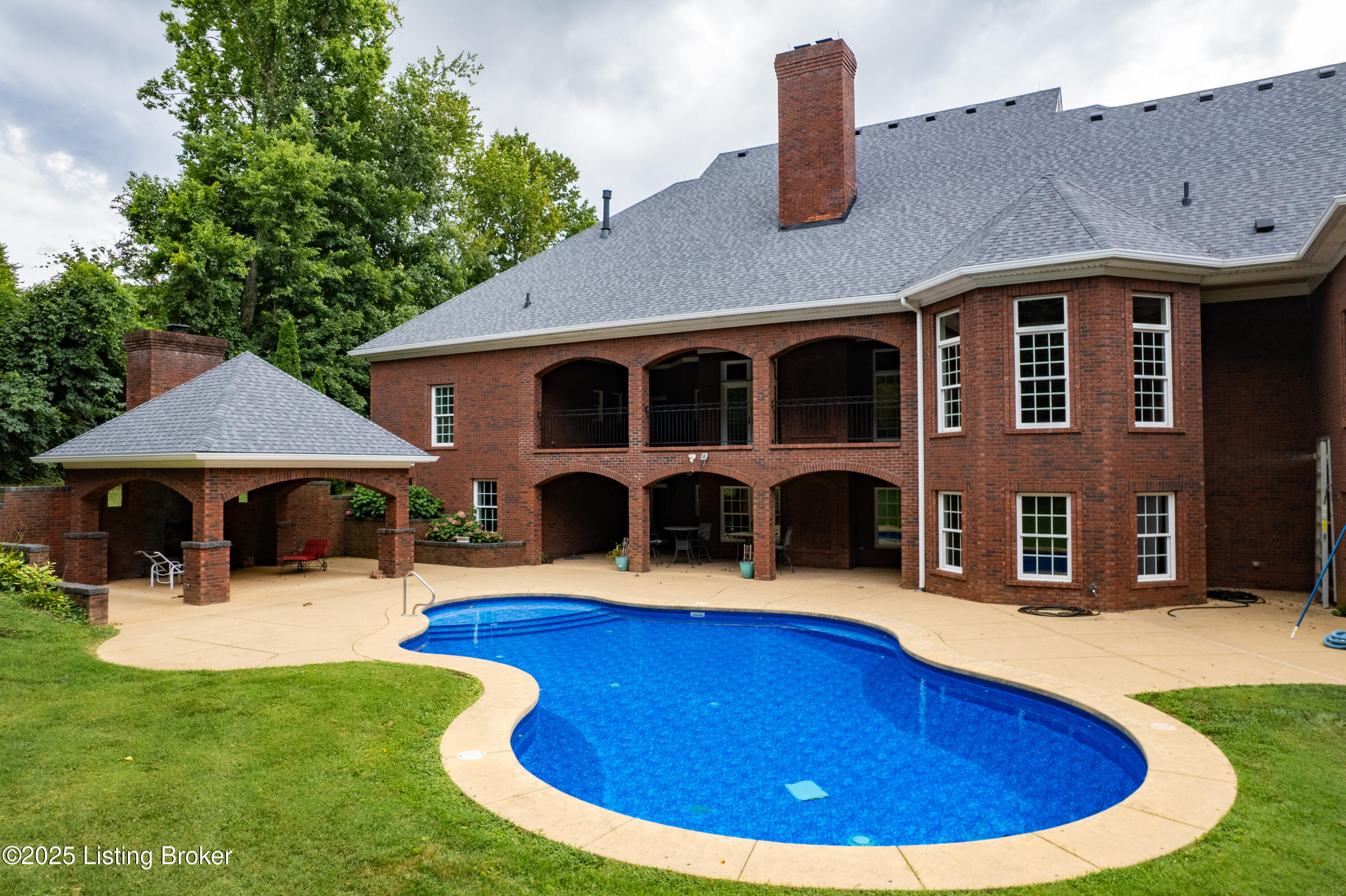 2713 Mayo Ln