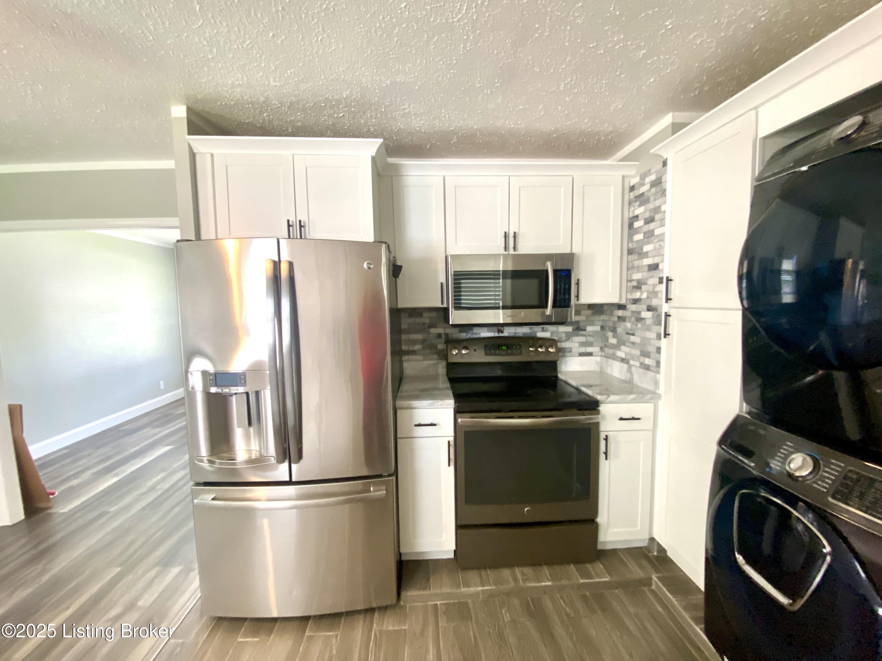 608 Glengarry Dr