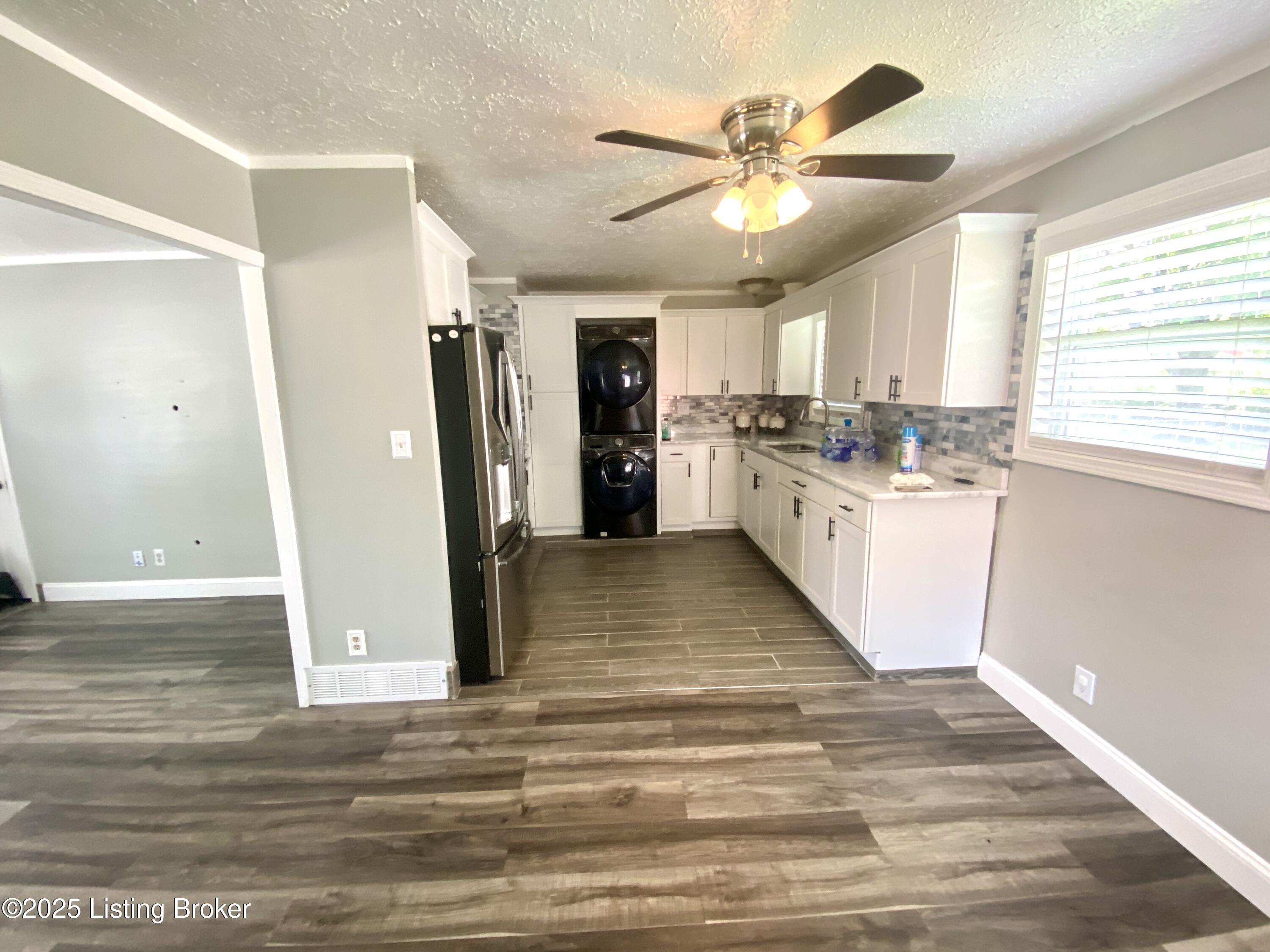 608 Glengarry Dr