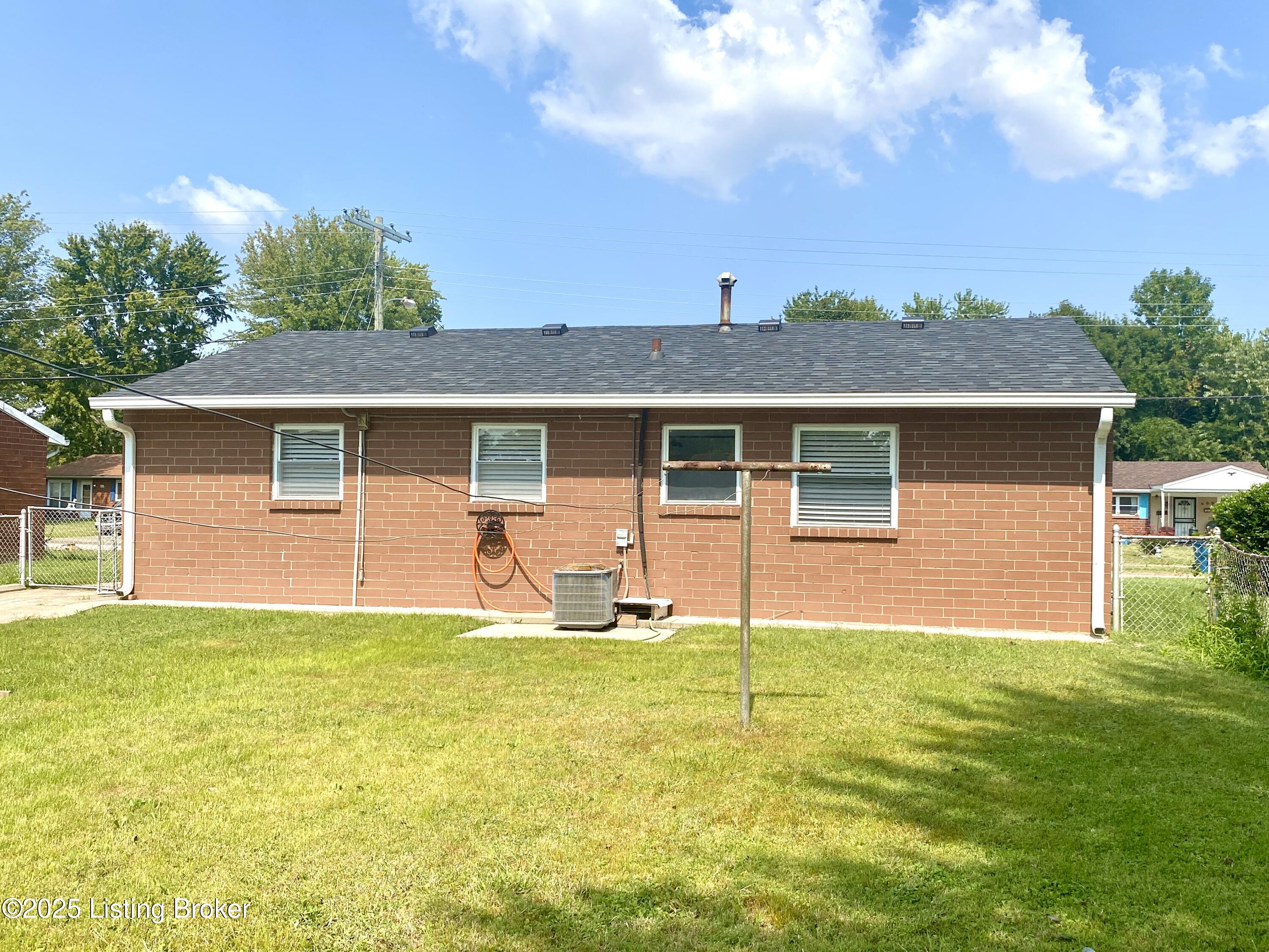 608 Glengarry Dr