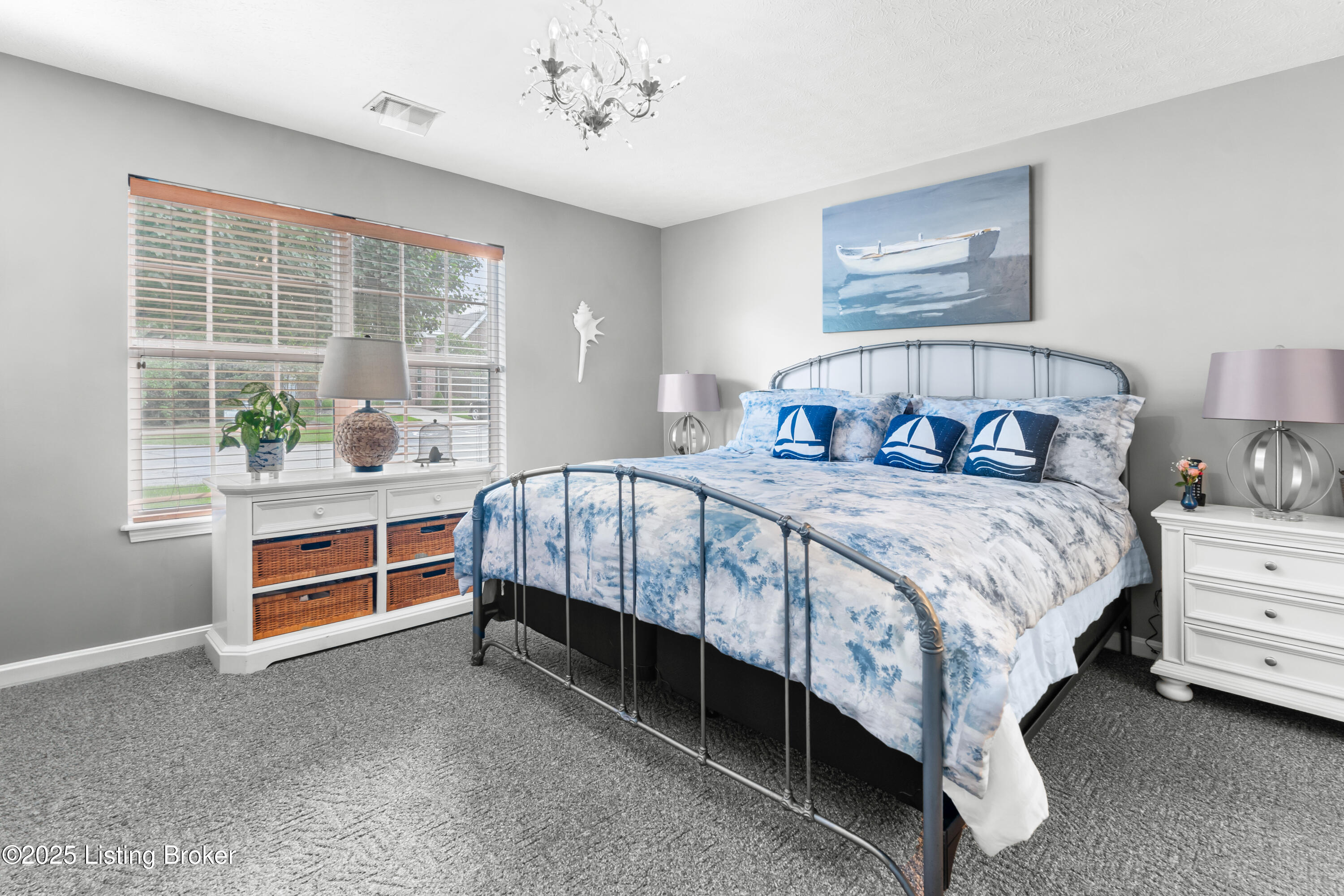 1210 Fox Pointe Dr